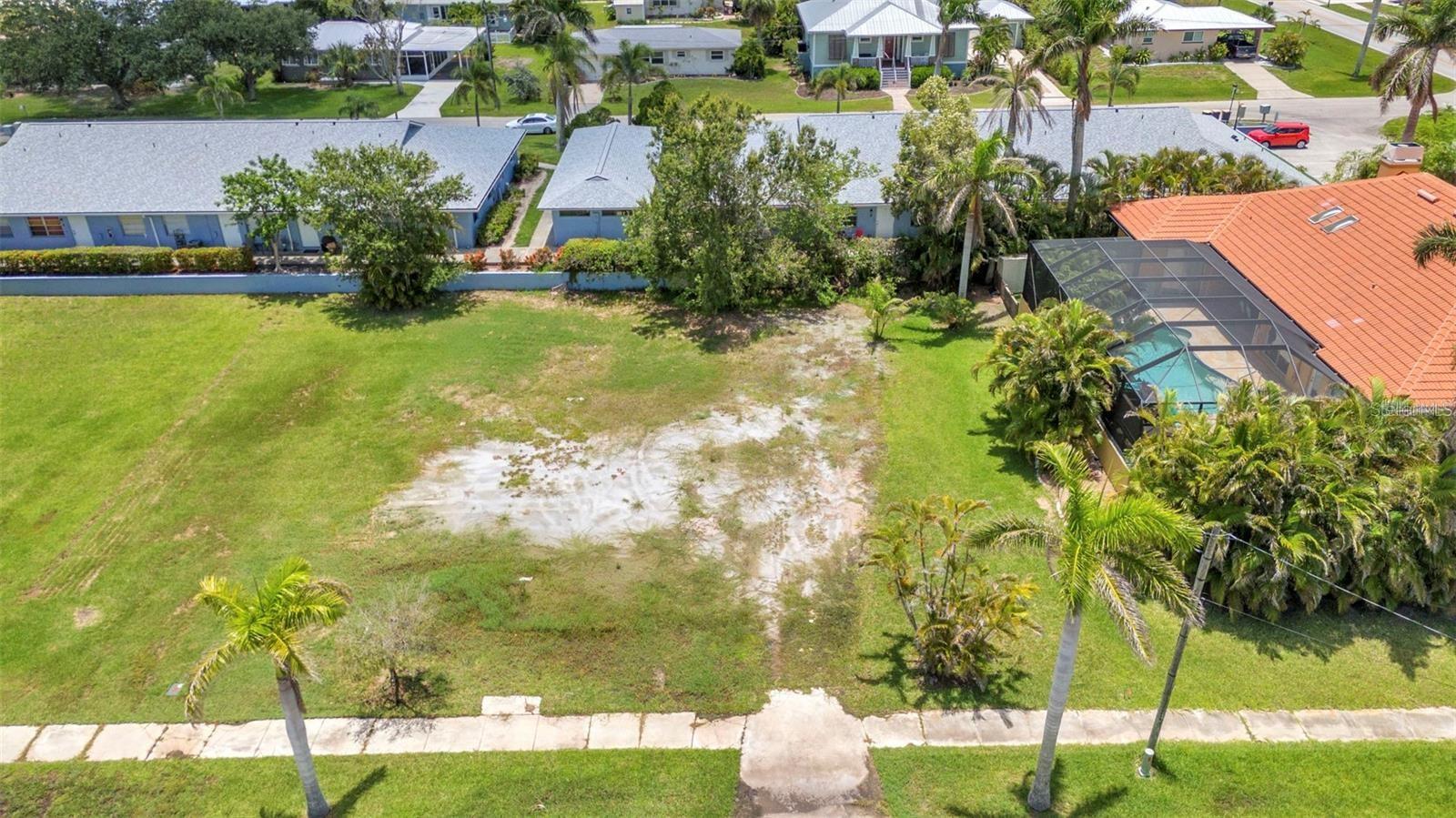 Image 11 of 15 For 817 Marion Avenue