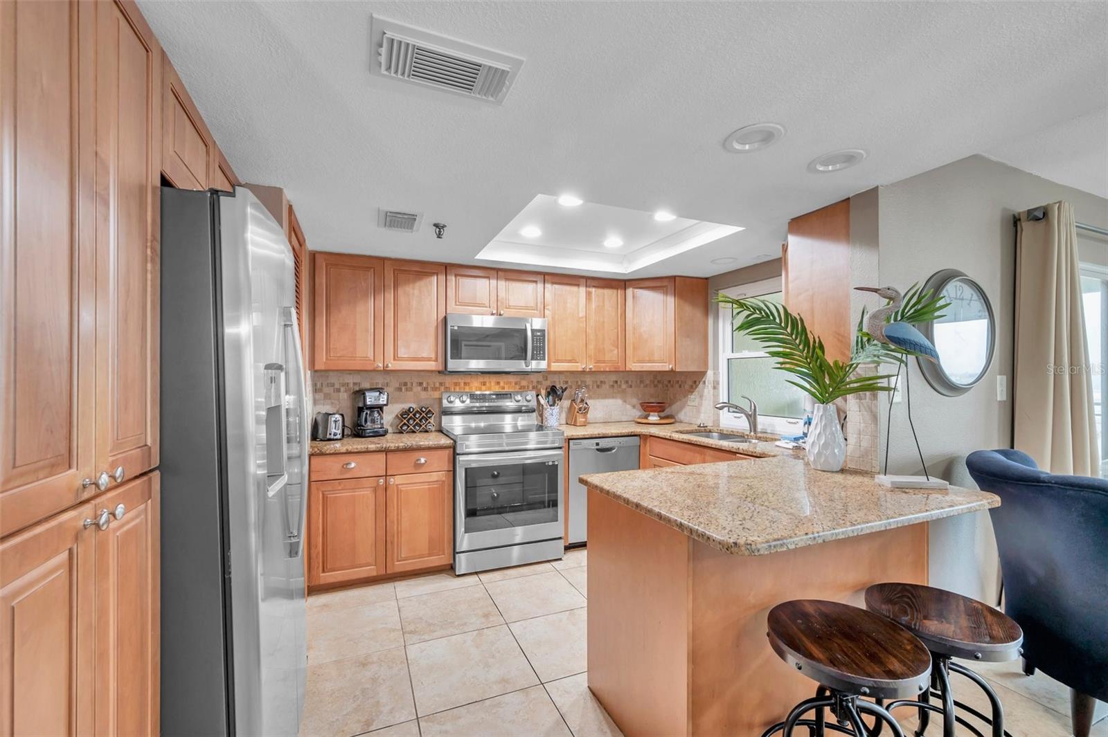 Image 12 of 41 For 17450 Gulf Boulevard 306
