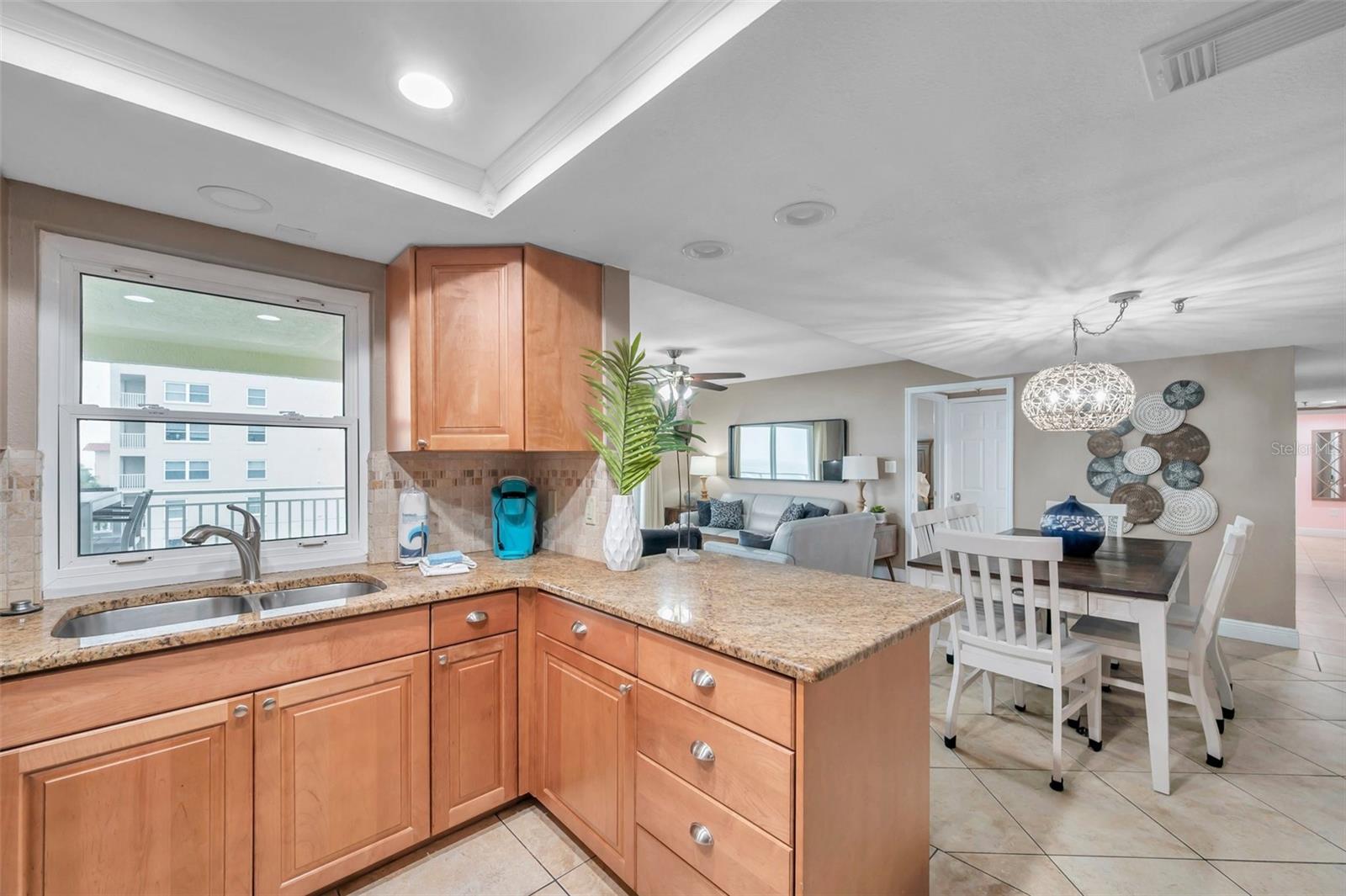 Image 16 of 41 For 17450 Gulf Boulevard 306