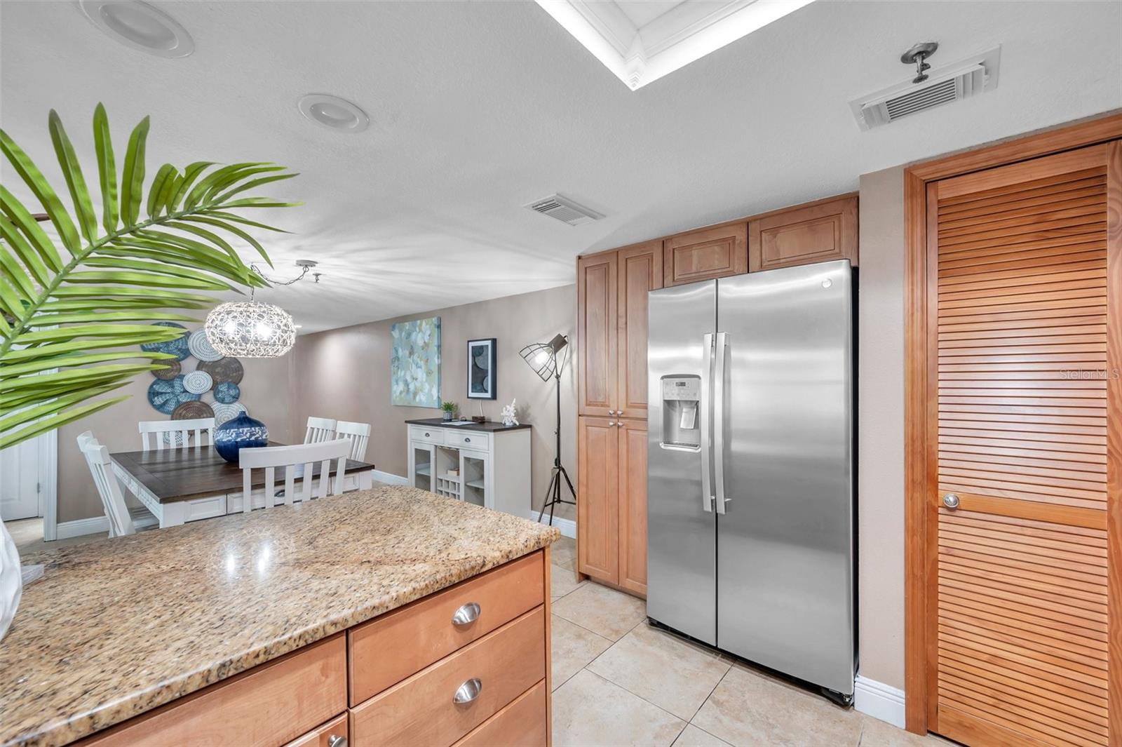 Image 17 of 41 For 17450 Gulf Boulevard 306