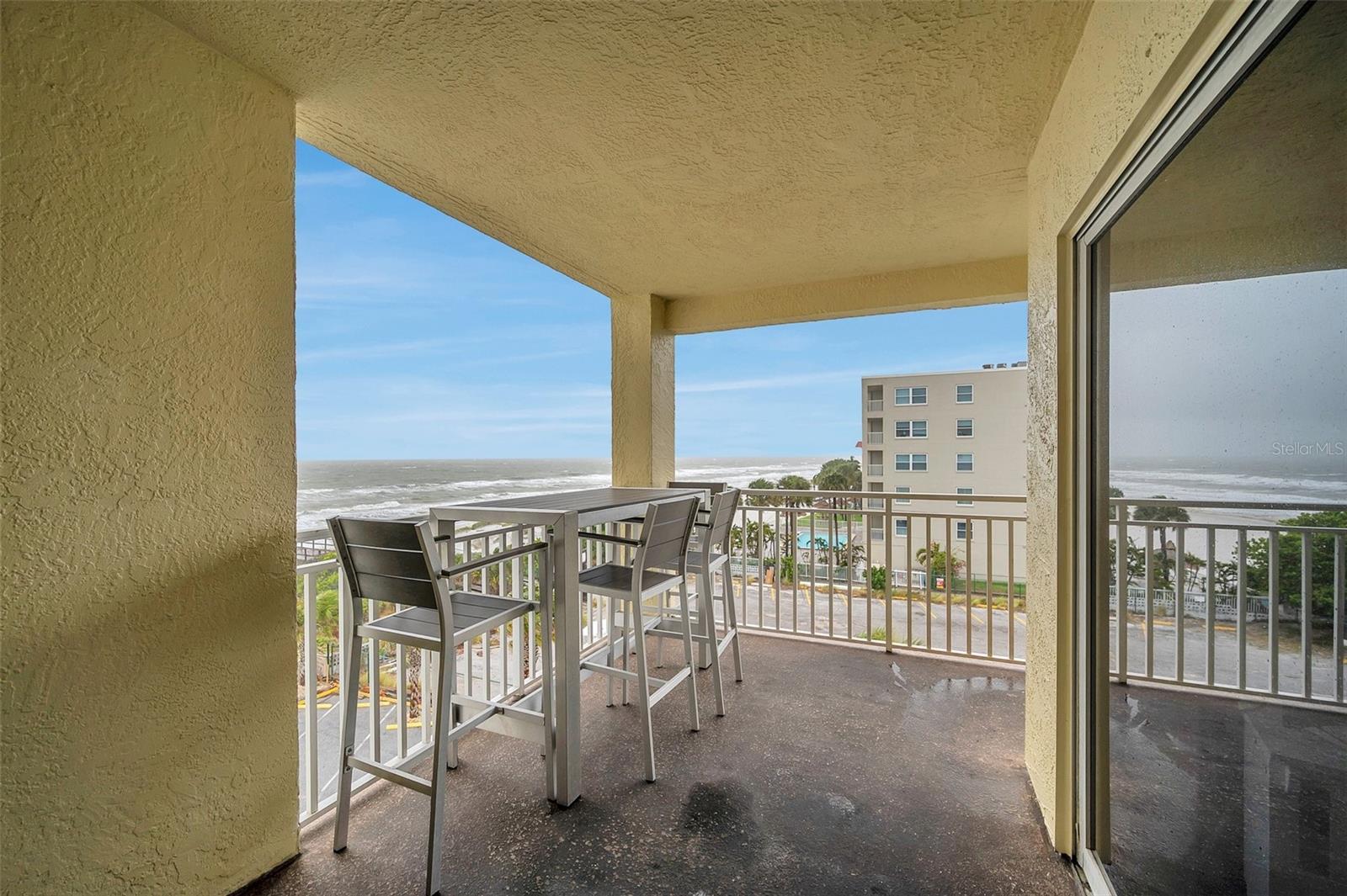 Image 18 of 41 For 17450 Gulf Boulevard 306