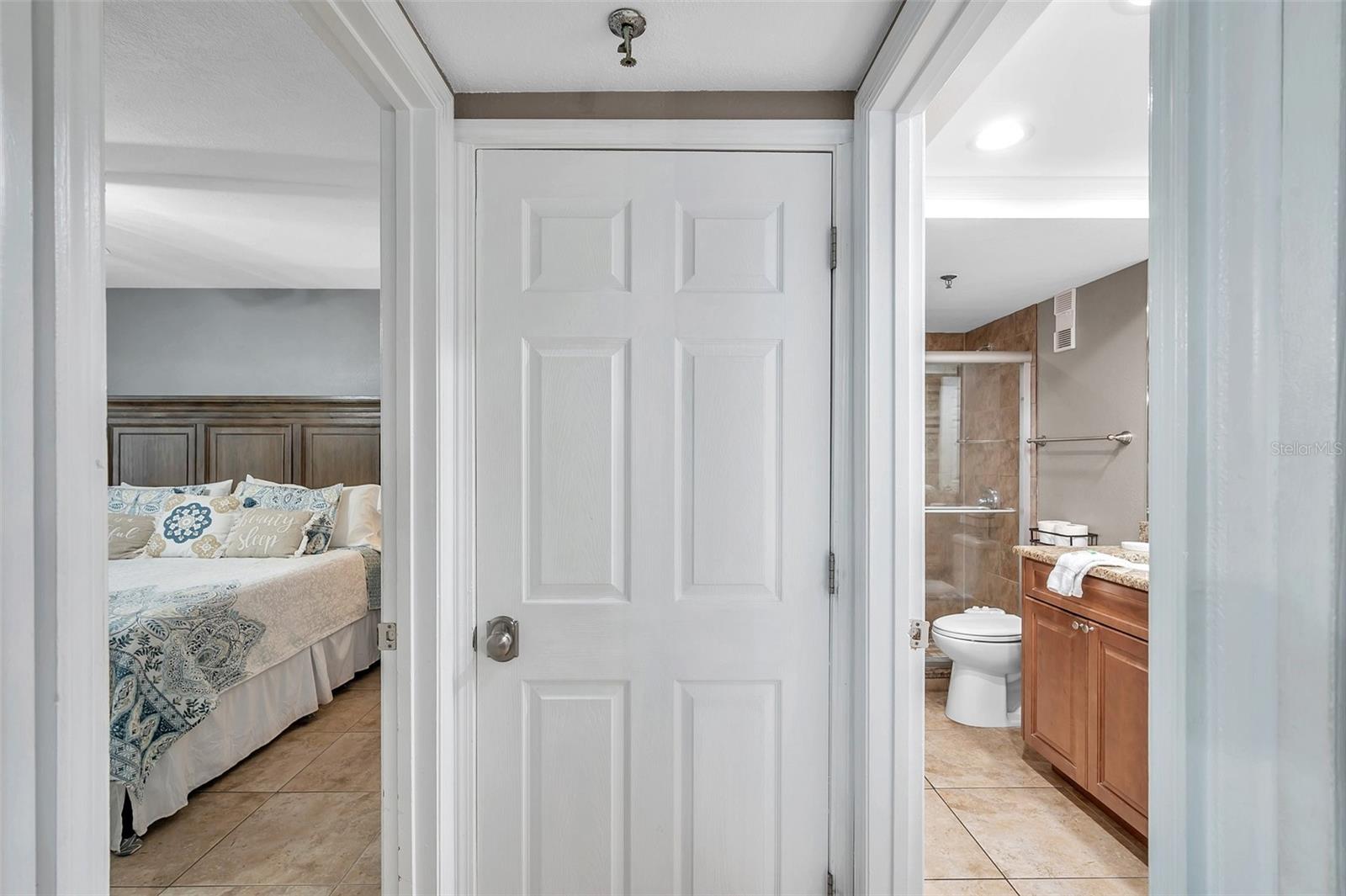 Image 21 of 41 For 17450 Gulf Boulevard 306