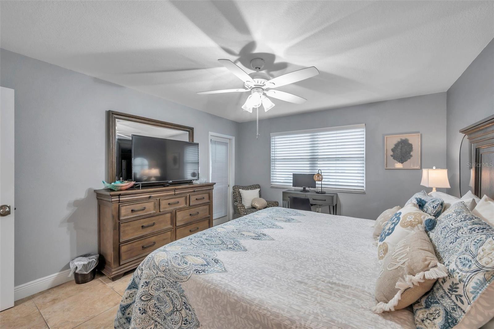 Image 23 of 41 For 17450 Gulf Boulevard 306