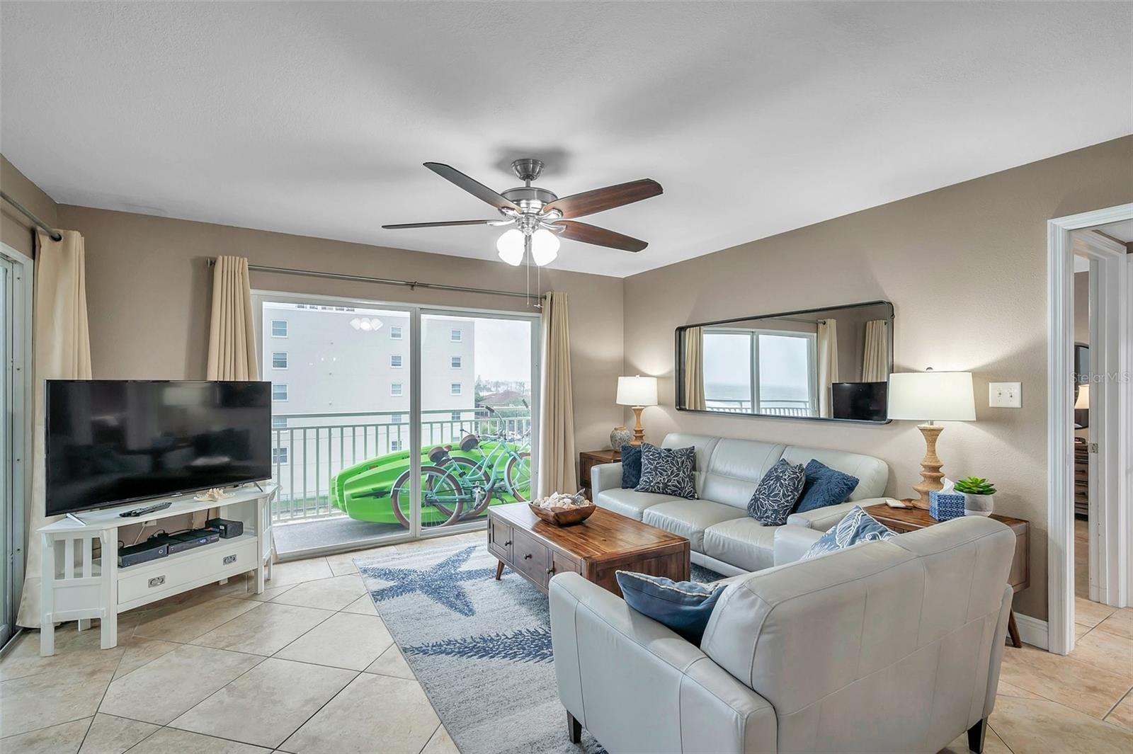 Image 4 of 41 For 17450 Gulf Boulevard 306