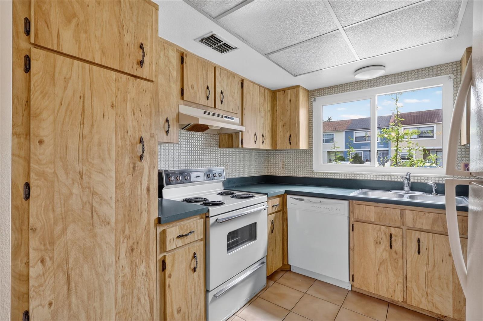 Image 20 of 32 For 2751 Pines Drive 9