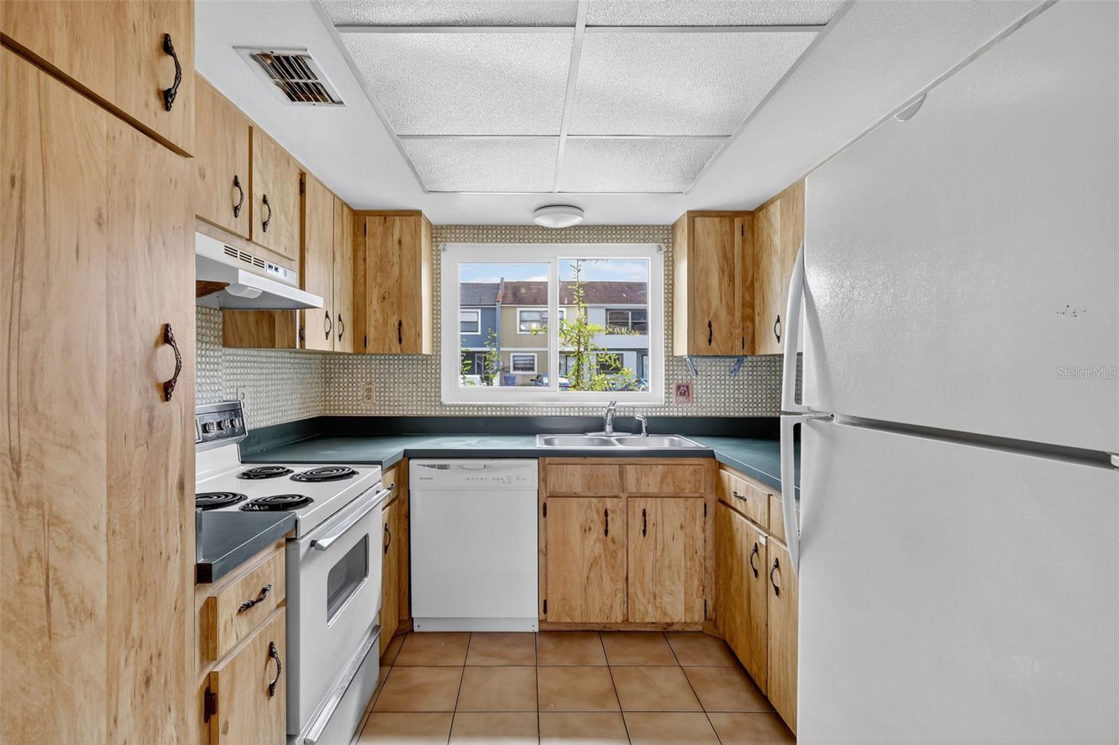 Image 5 of 32 For 2751 Pines Drive 9