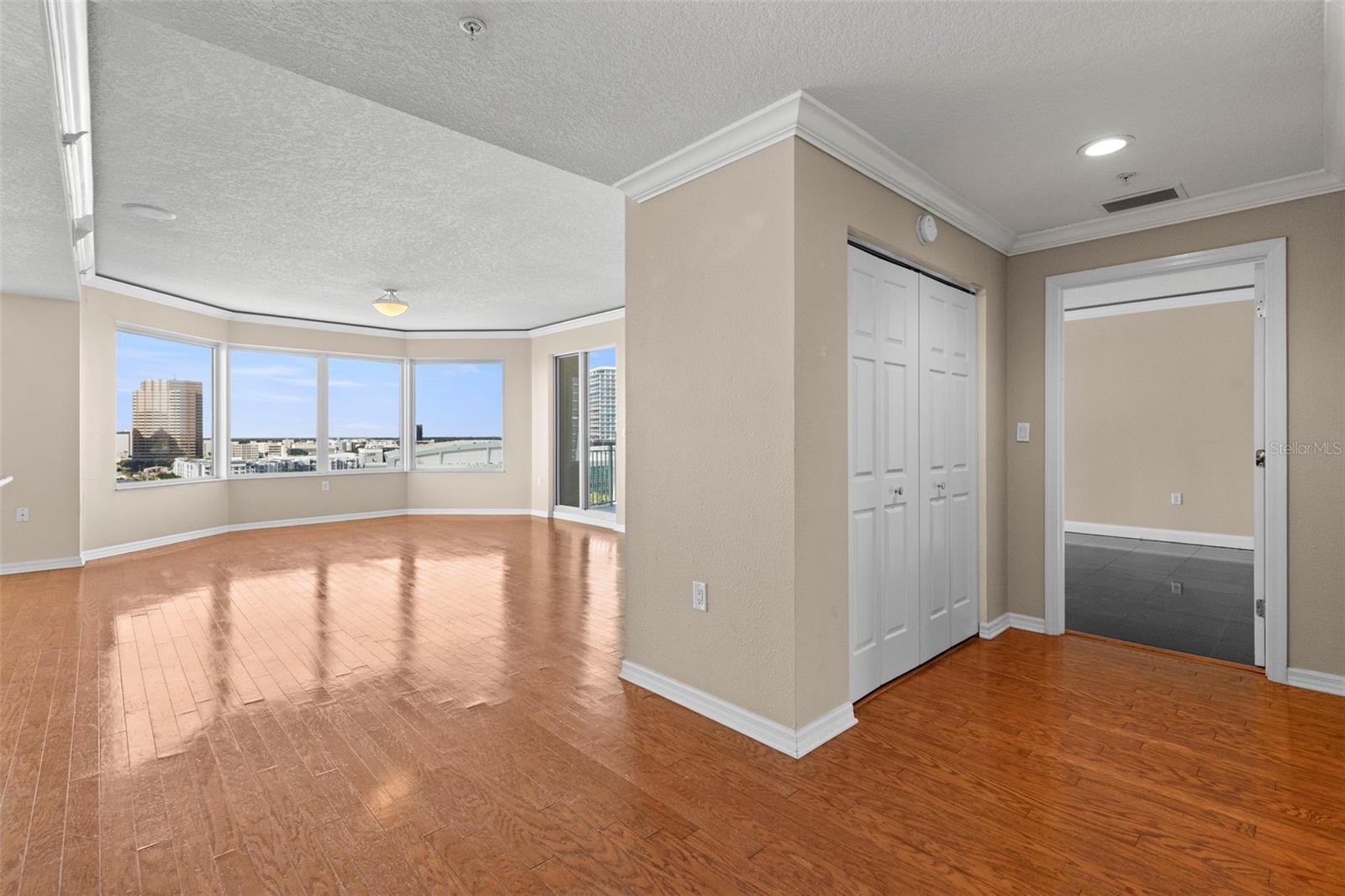 Image 25 of 54 For 371 Channelside Walk Way 1503