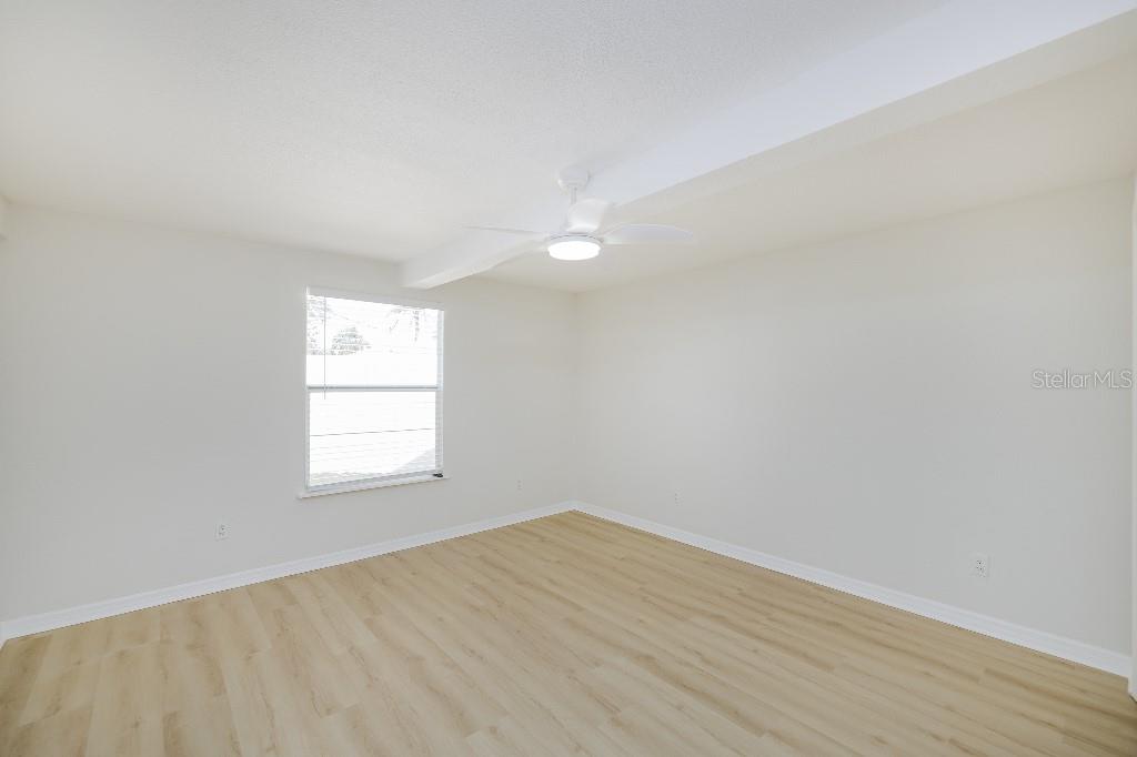 Image 13 of 25 For 10821 Freedom Boulevard