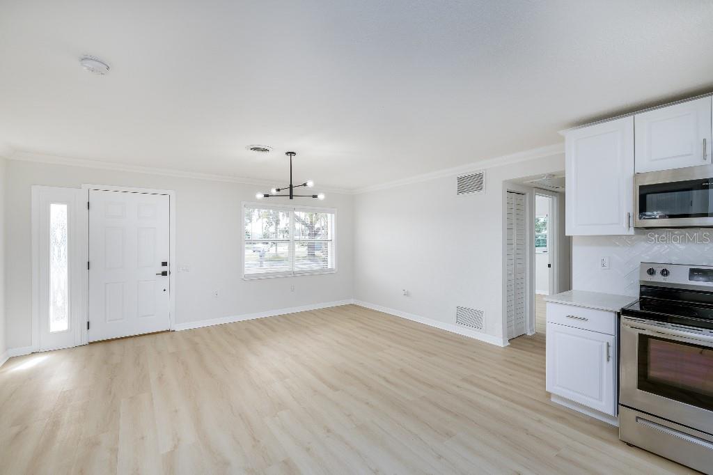 Image 6 of 25 For 10821 Freedom Boulevard