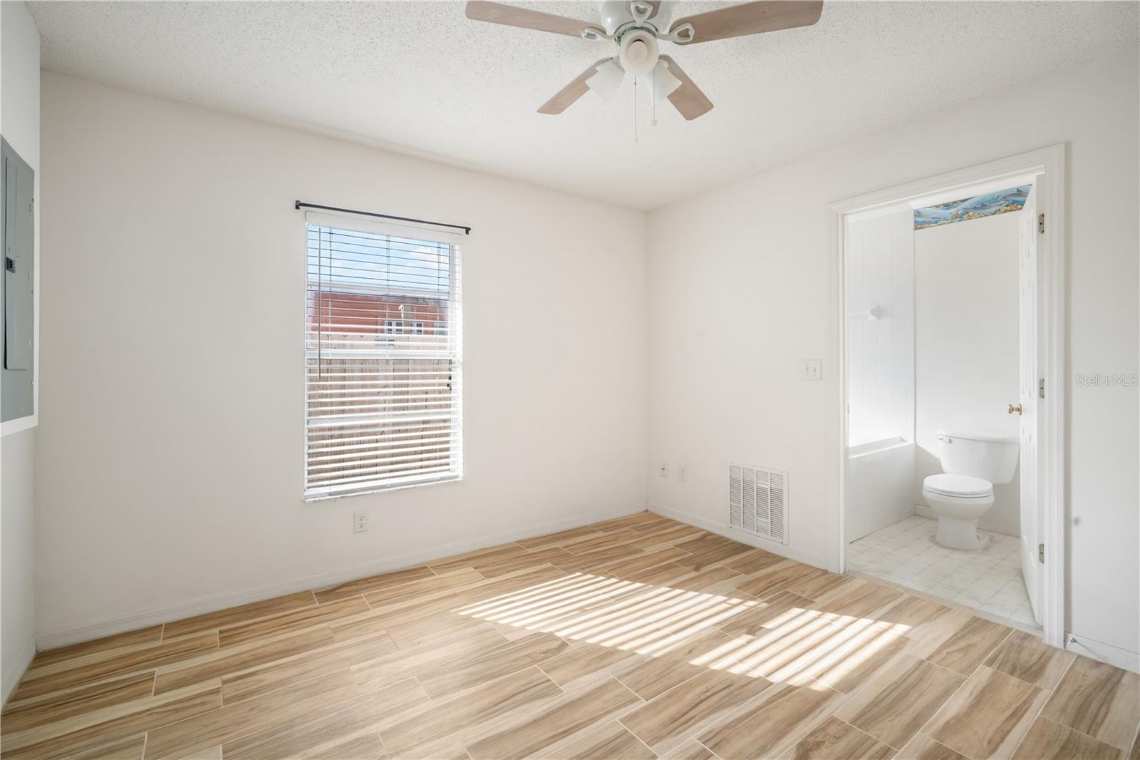 Image 15 of 22 For 5400 9th Avenue N