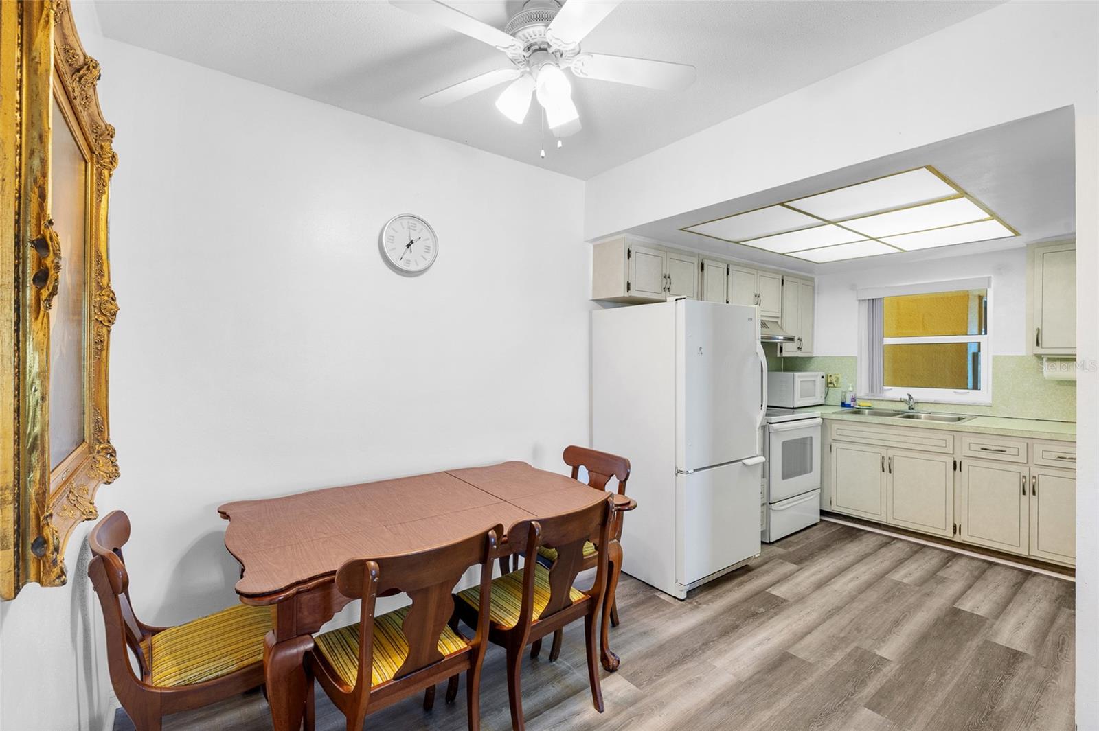 Image 6 of 35 For 6651 Sunset Way 9