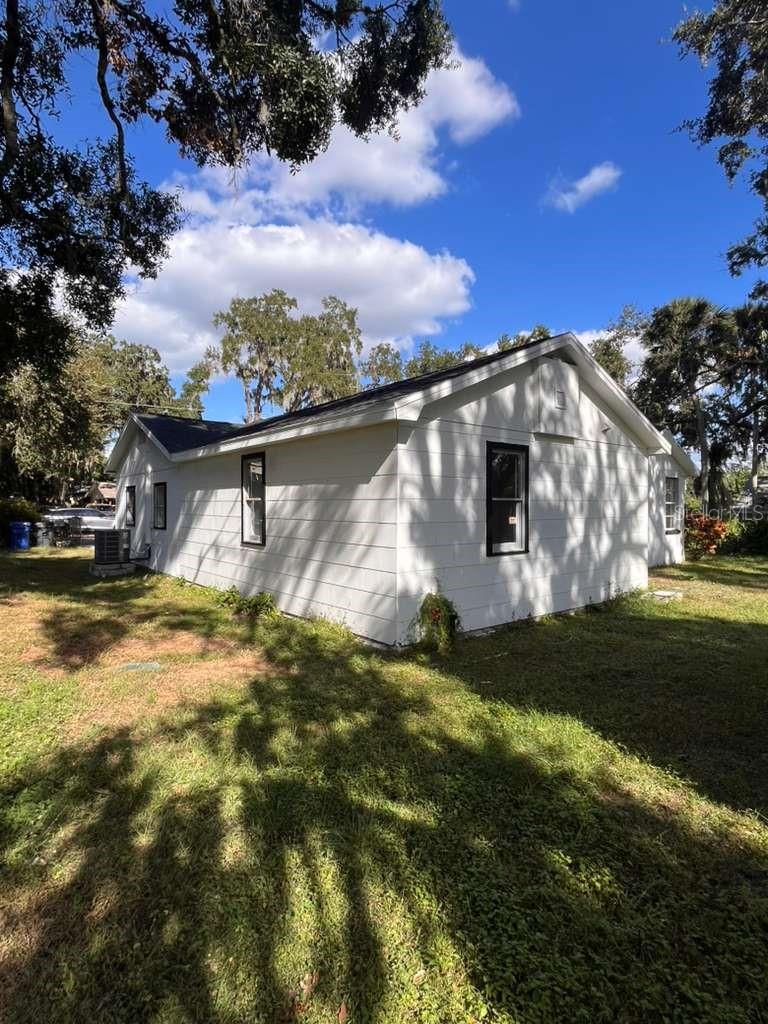 Image 13 of 13 For 10821 Cedar Street