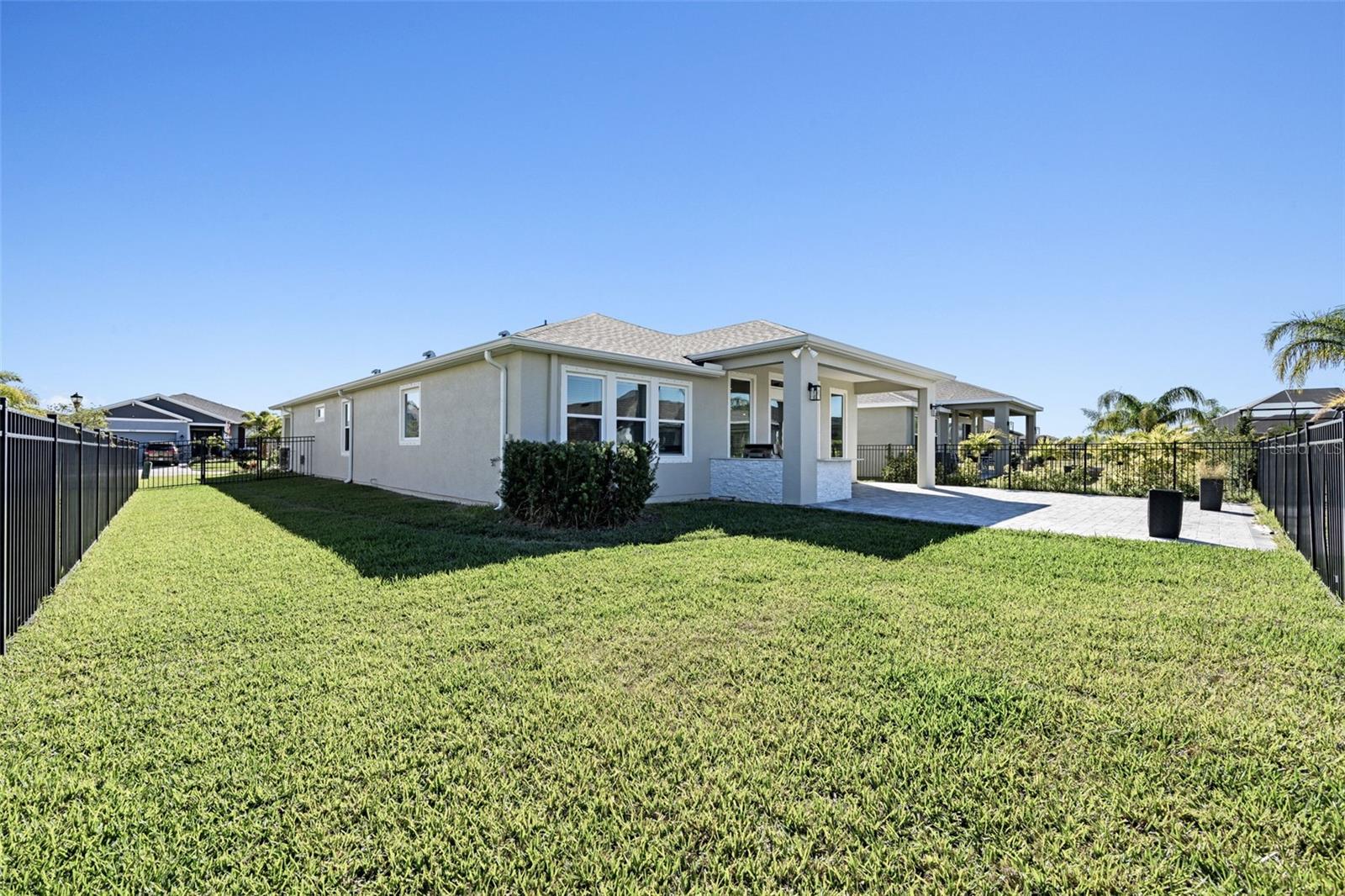 Listing photo id 43 for 6232 Sea Air Drive