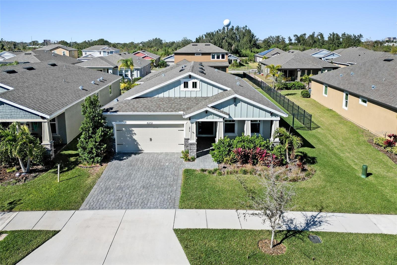 Listing photo id 45 for 6232 Sea Air Drive