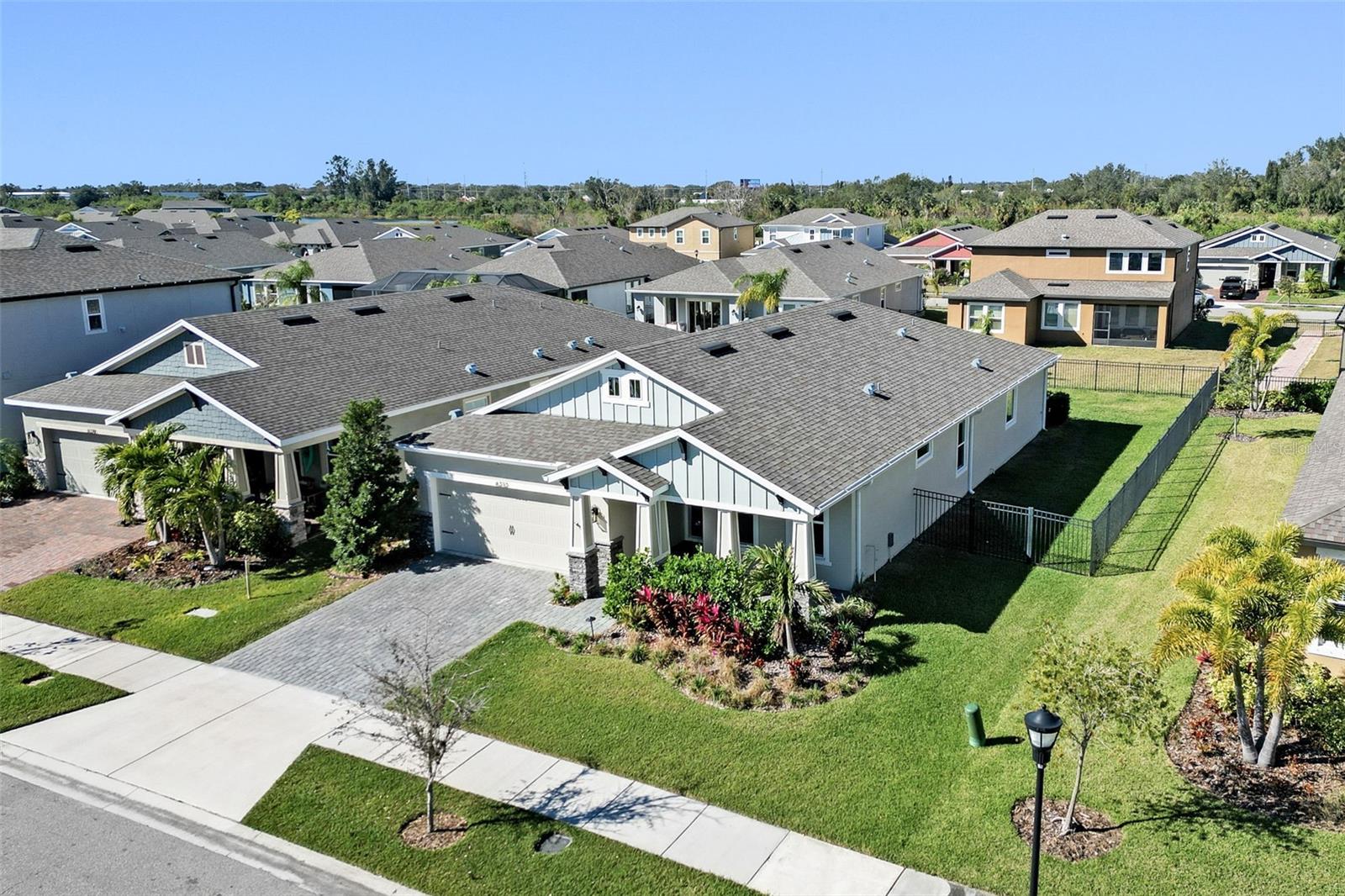 Listing photo id 46 for 6232 Sea Air Drive