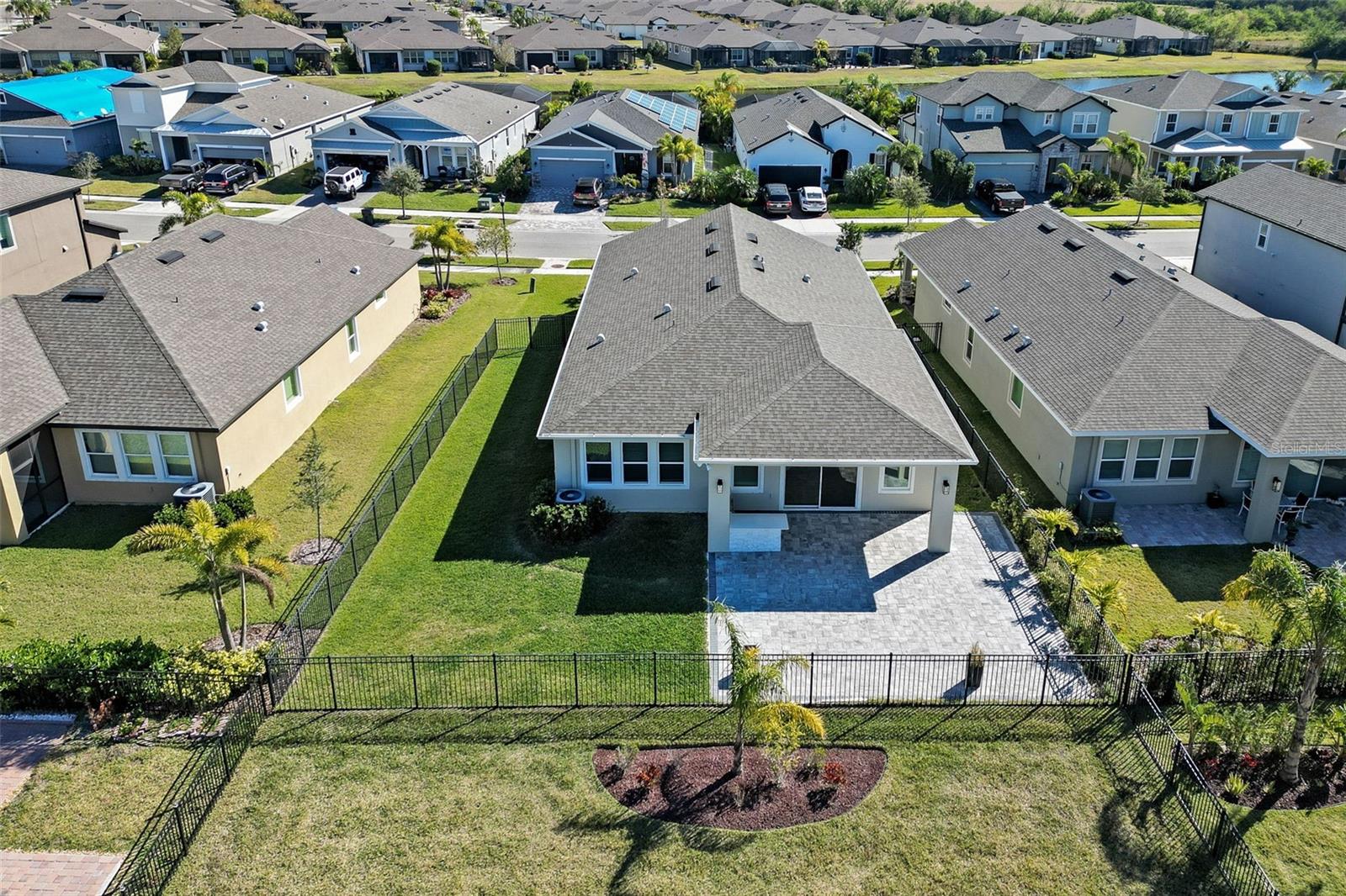 Listing photo id 49 for 6232 Sea Air Drive