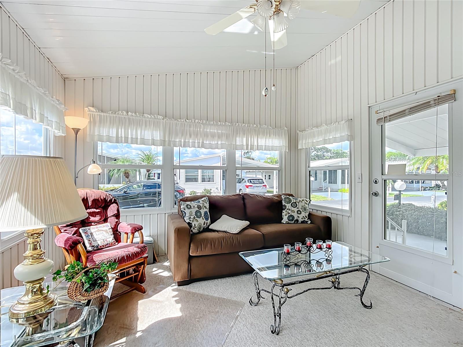 Image 12 of 23 For 366 Gracie Avenue N