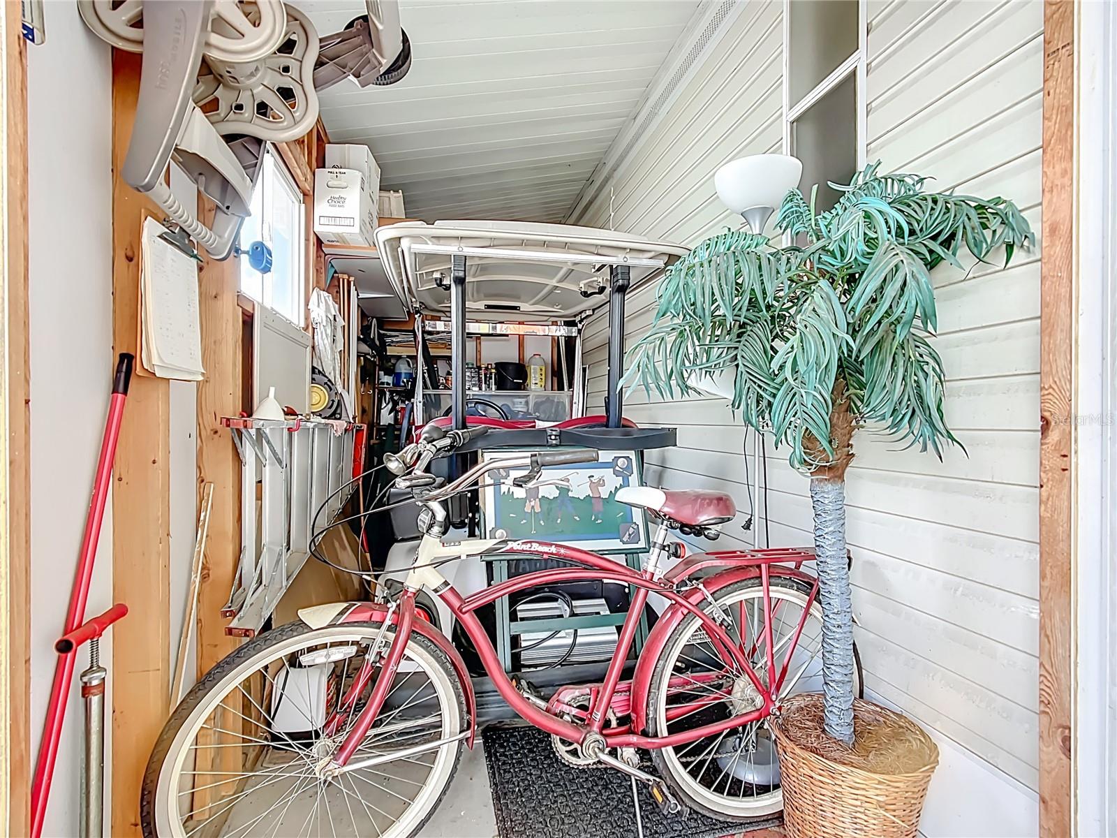 Image 18 of 23 For 366 Gracie Avenue N