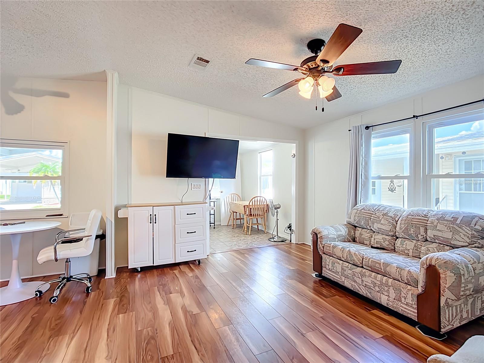 Image 10 of 22 For 270 Big Pine Avenue N