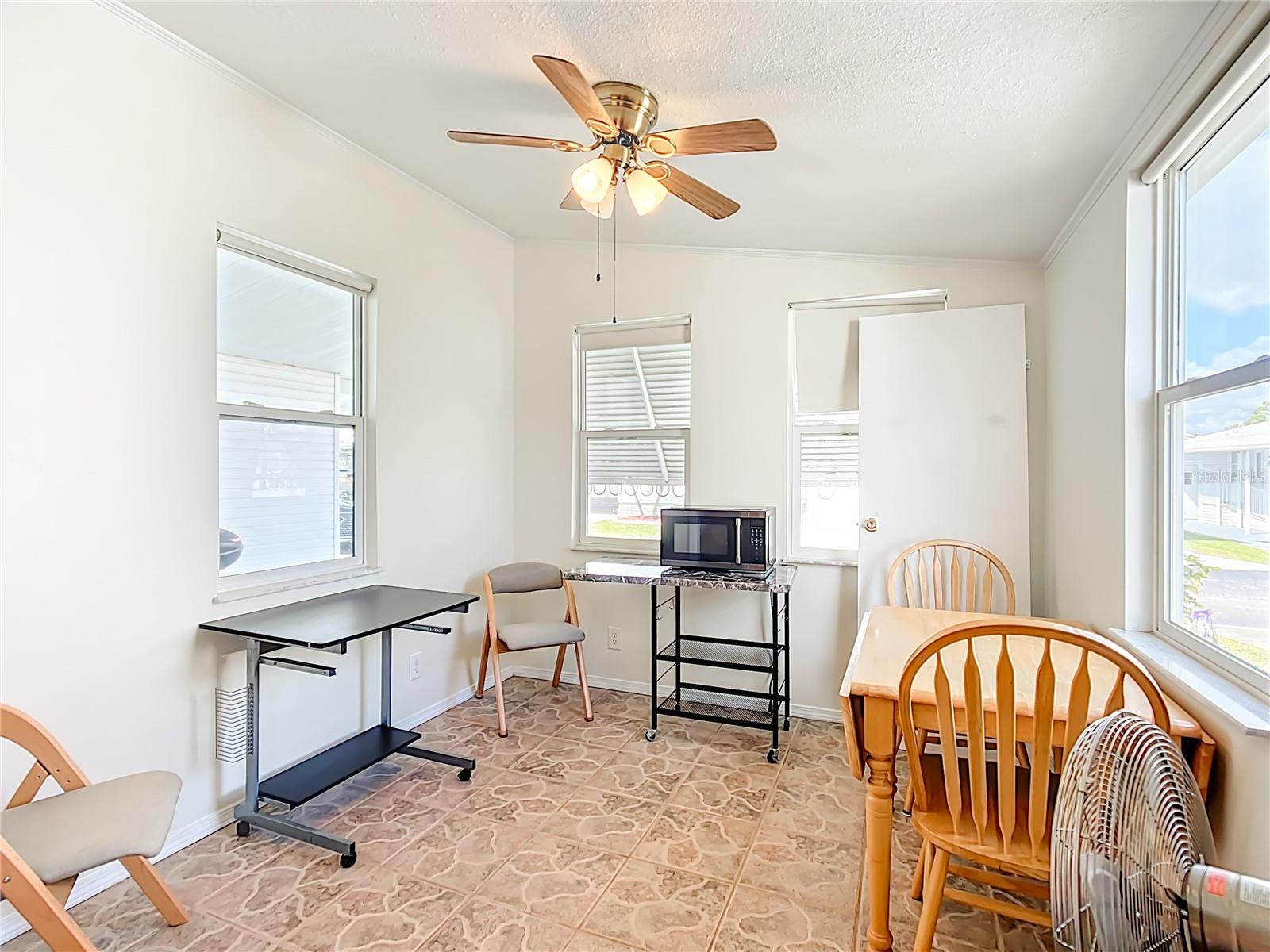 Image 15 of 22 For 270 Big Pine Avenue N