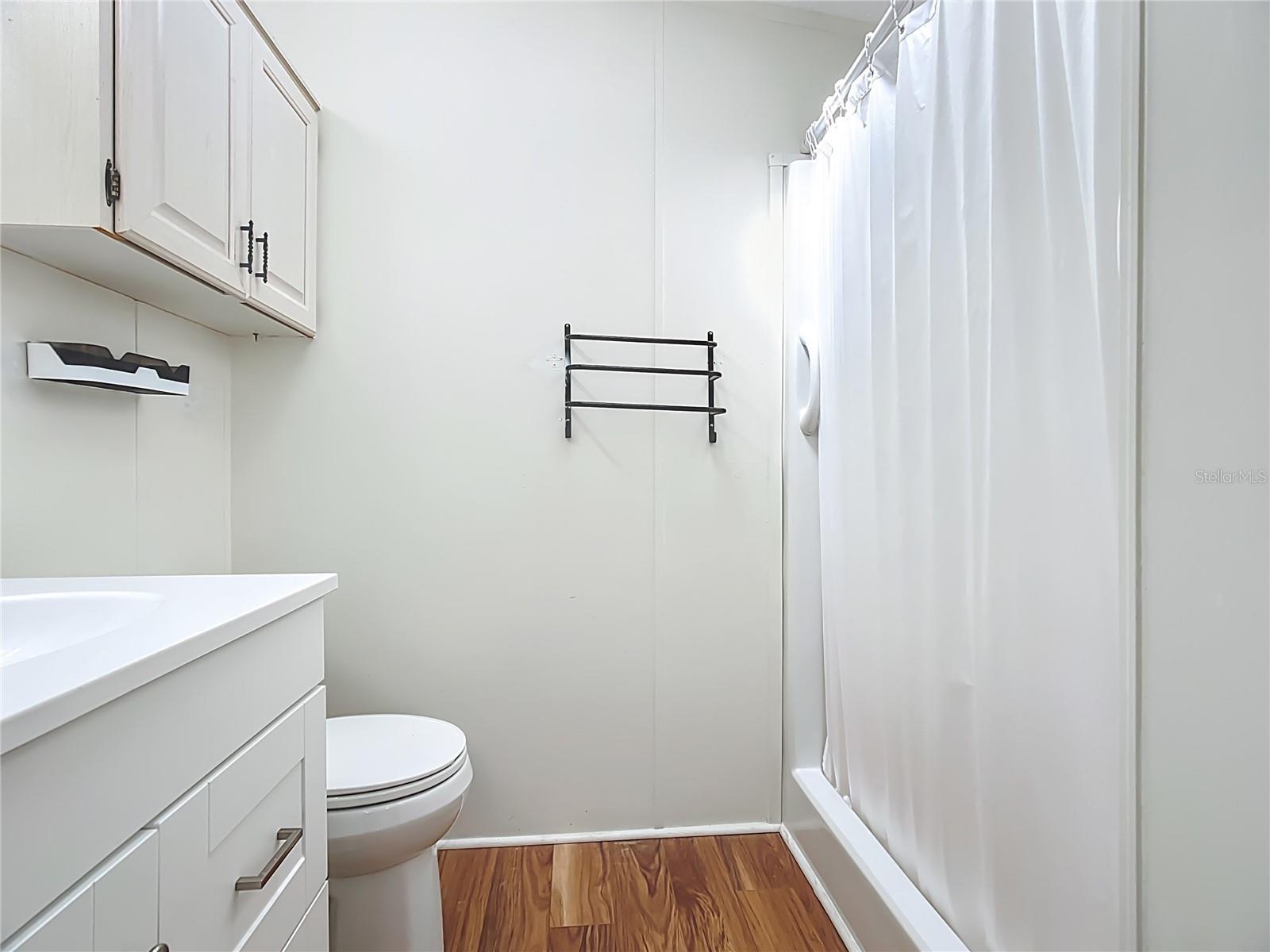 Image 17 of 22 For 270 Big Pine Avenue N