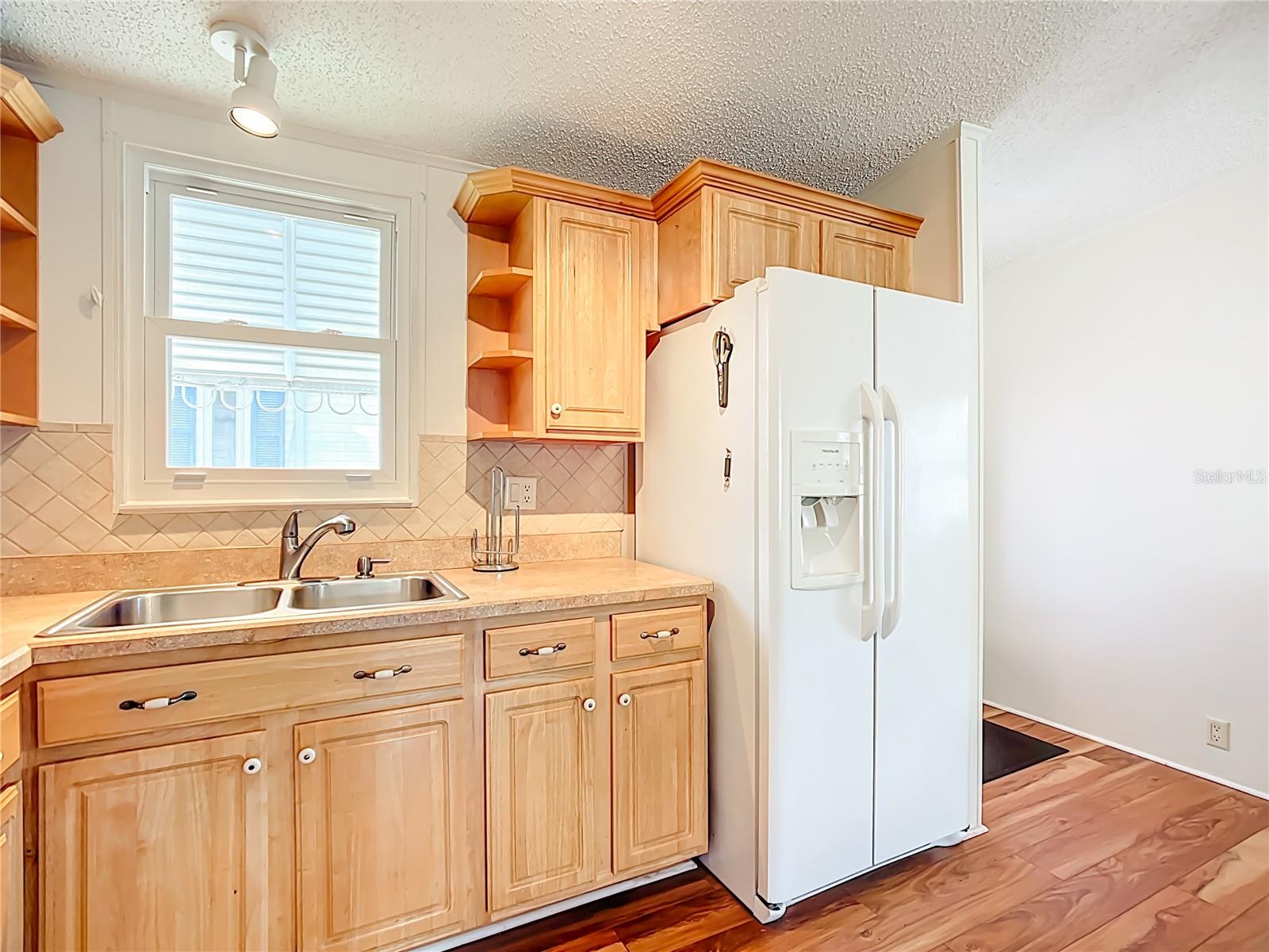 Image 5 of 22 For 270 Big Pine Avenue N