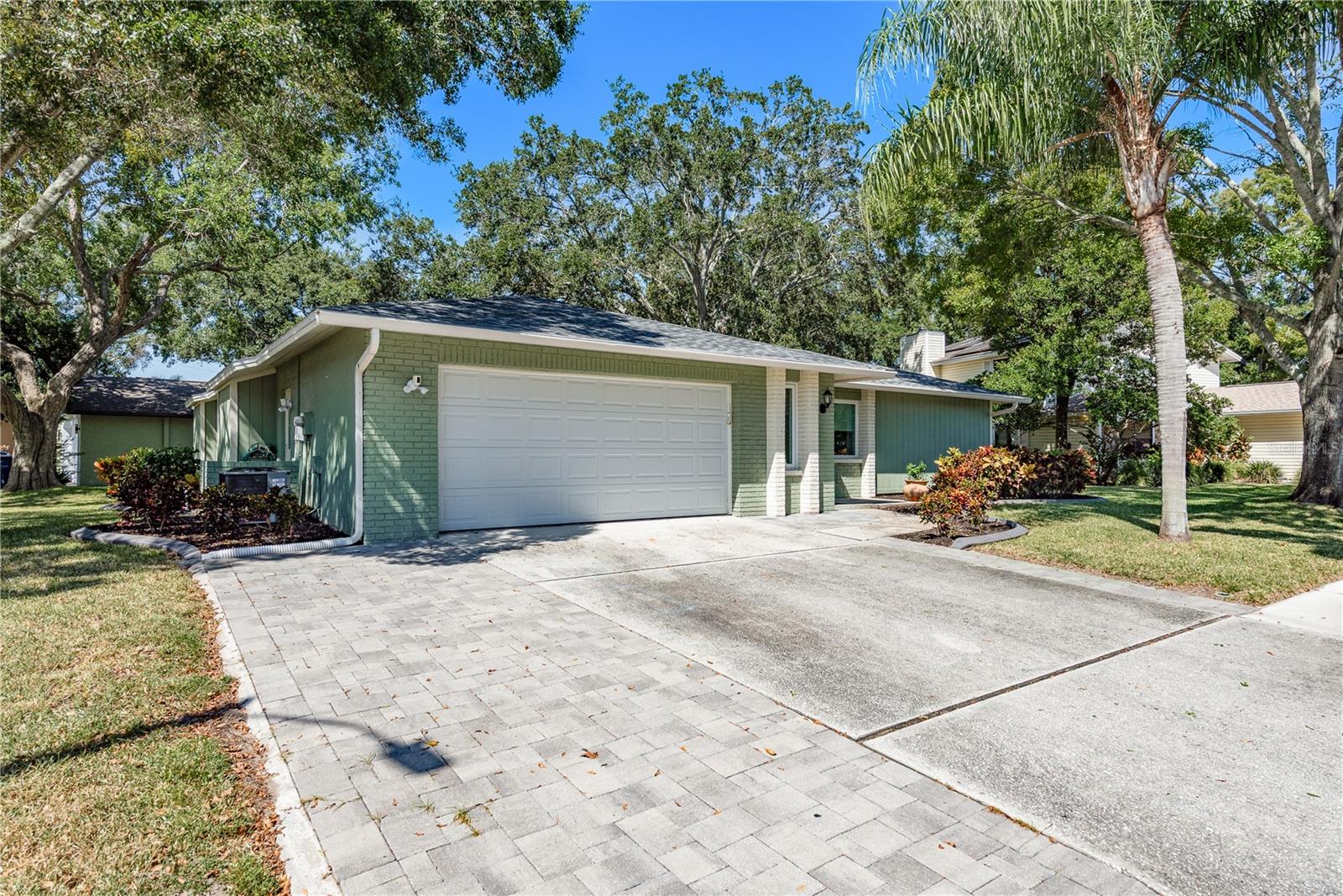 Image 2 of 20 For 1357 Wexford Drive N
