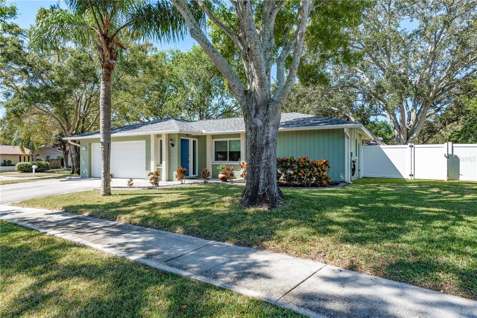 Image 3 of 20 For 1357 Wexford Drive N