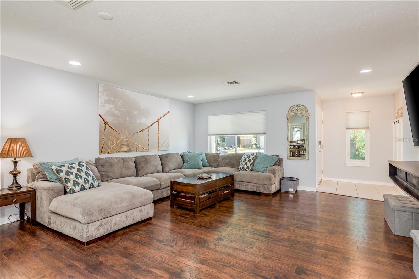Image 4 of 20 For 1357 Wexford Drive N