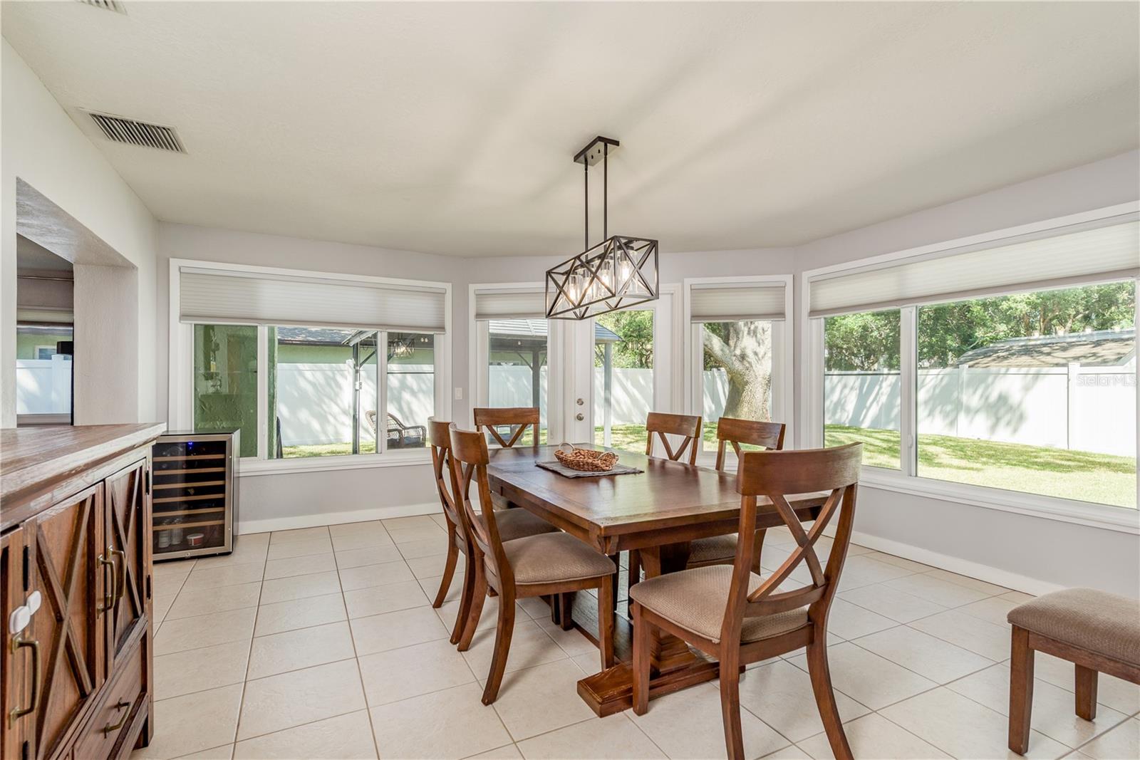 Image 5 of 20 For 1357 Wexford Drive N