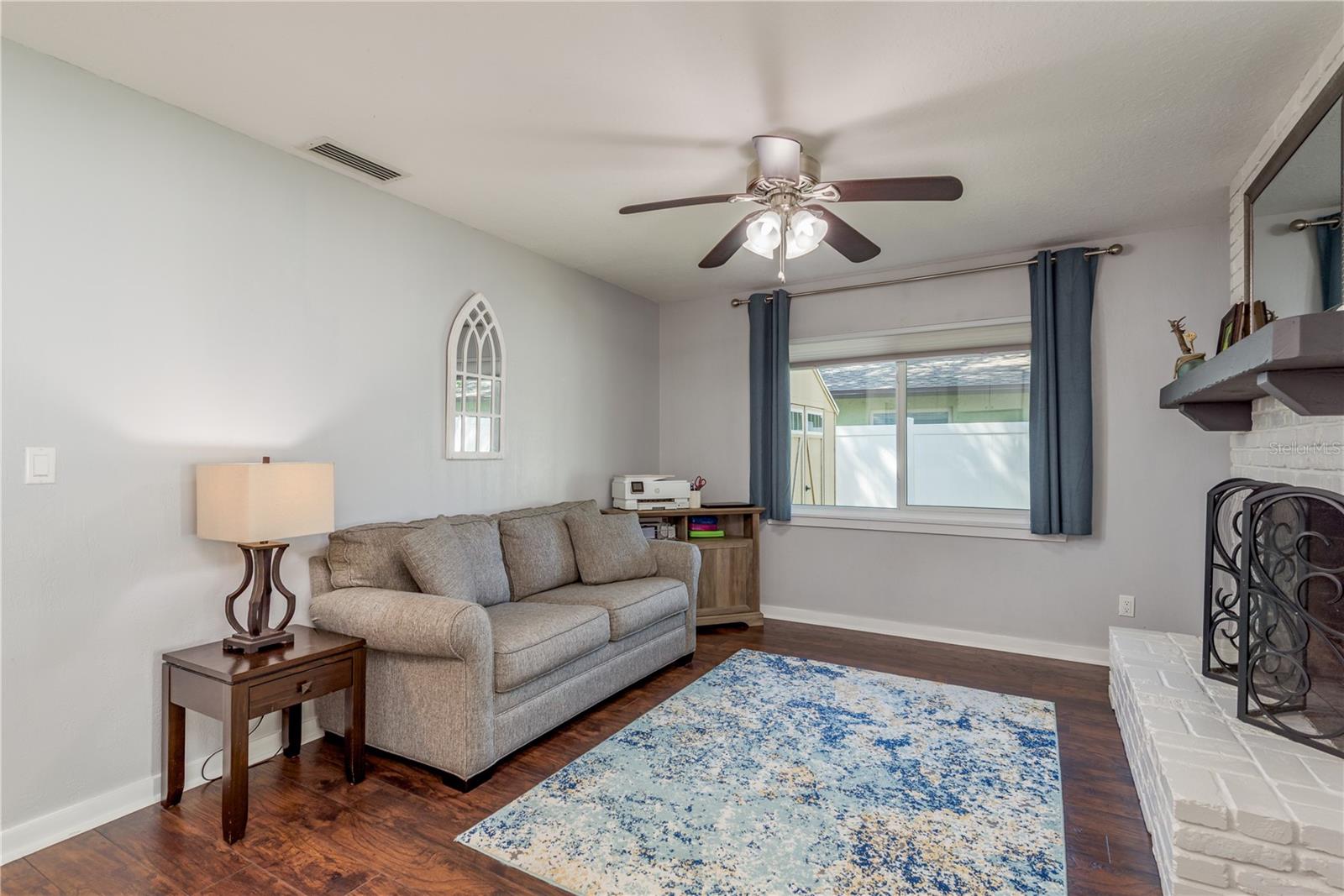 Image 8 of 20 For 1357 Wexford Drive N