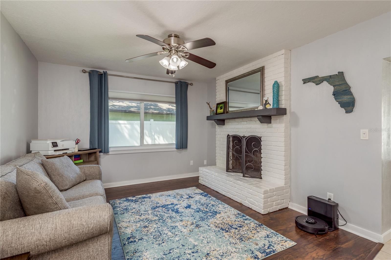 Image 9 of 20 For 1357 Wexford Drive N