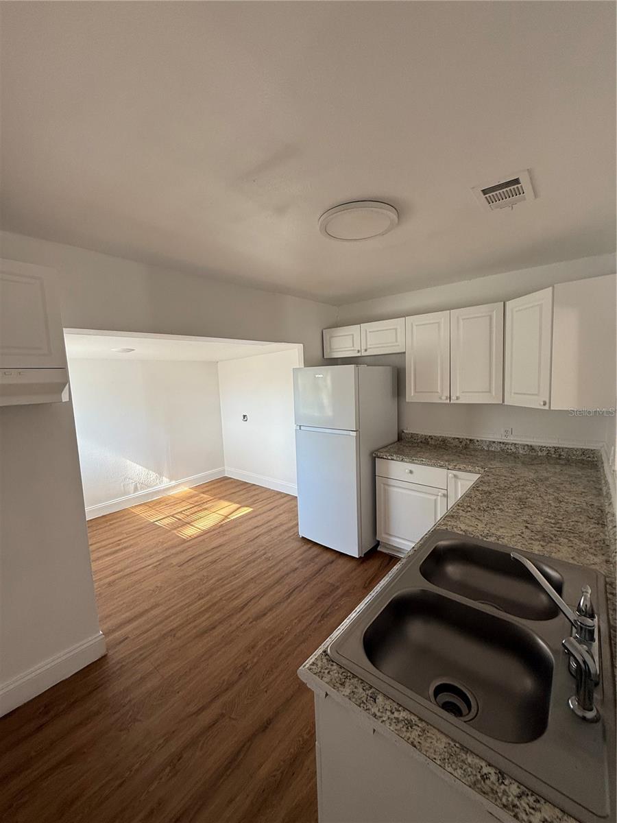 Image 9 of 22 For 2014 49th Street