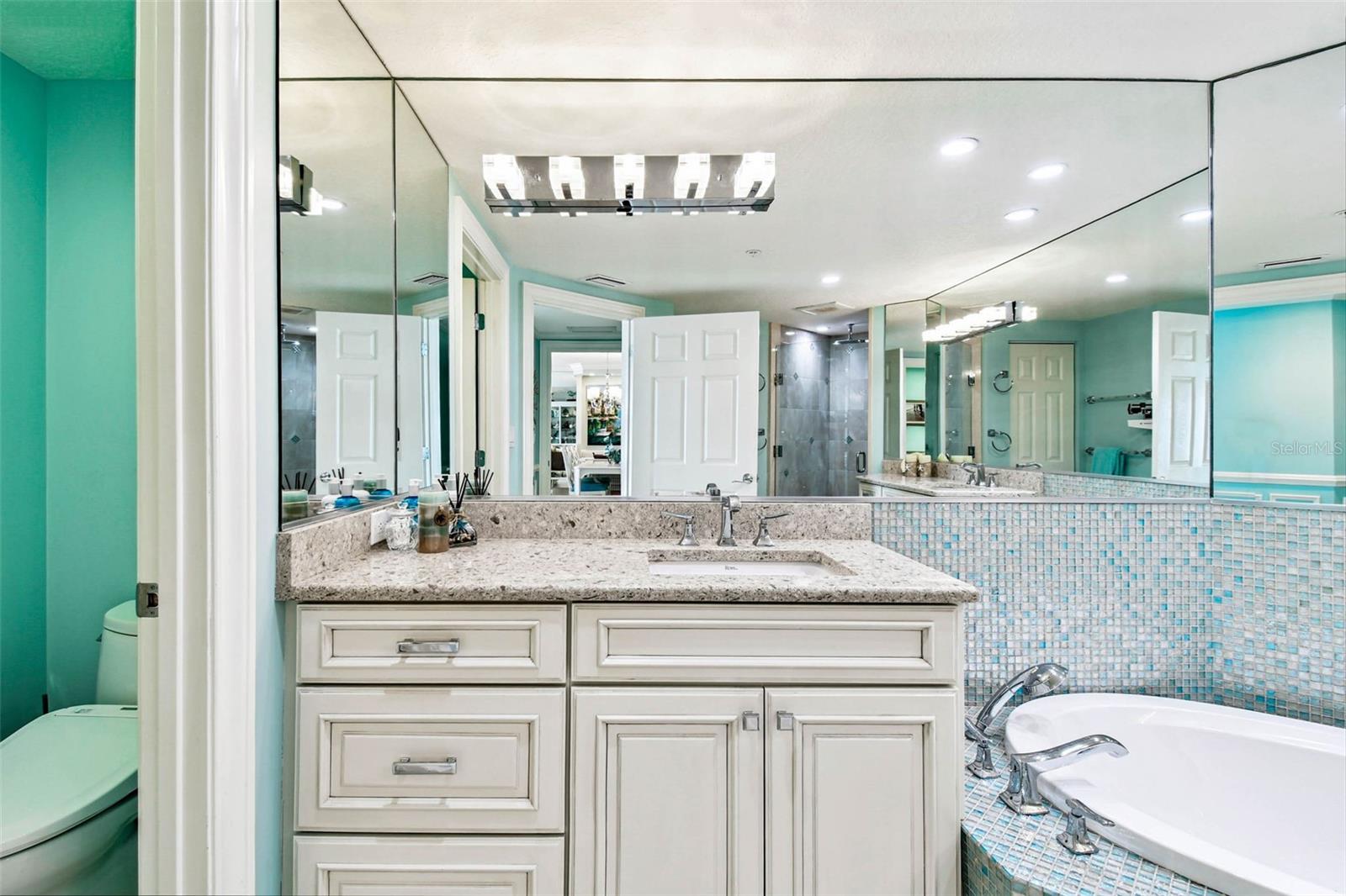 Image 22 of 73 For 16750 Gulf Boulevard 315