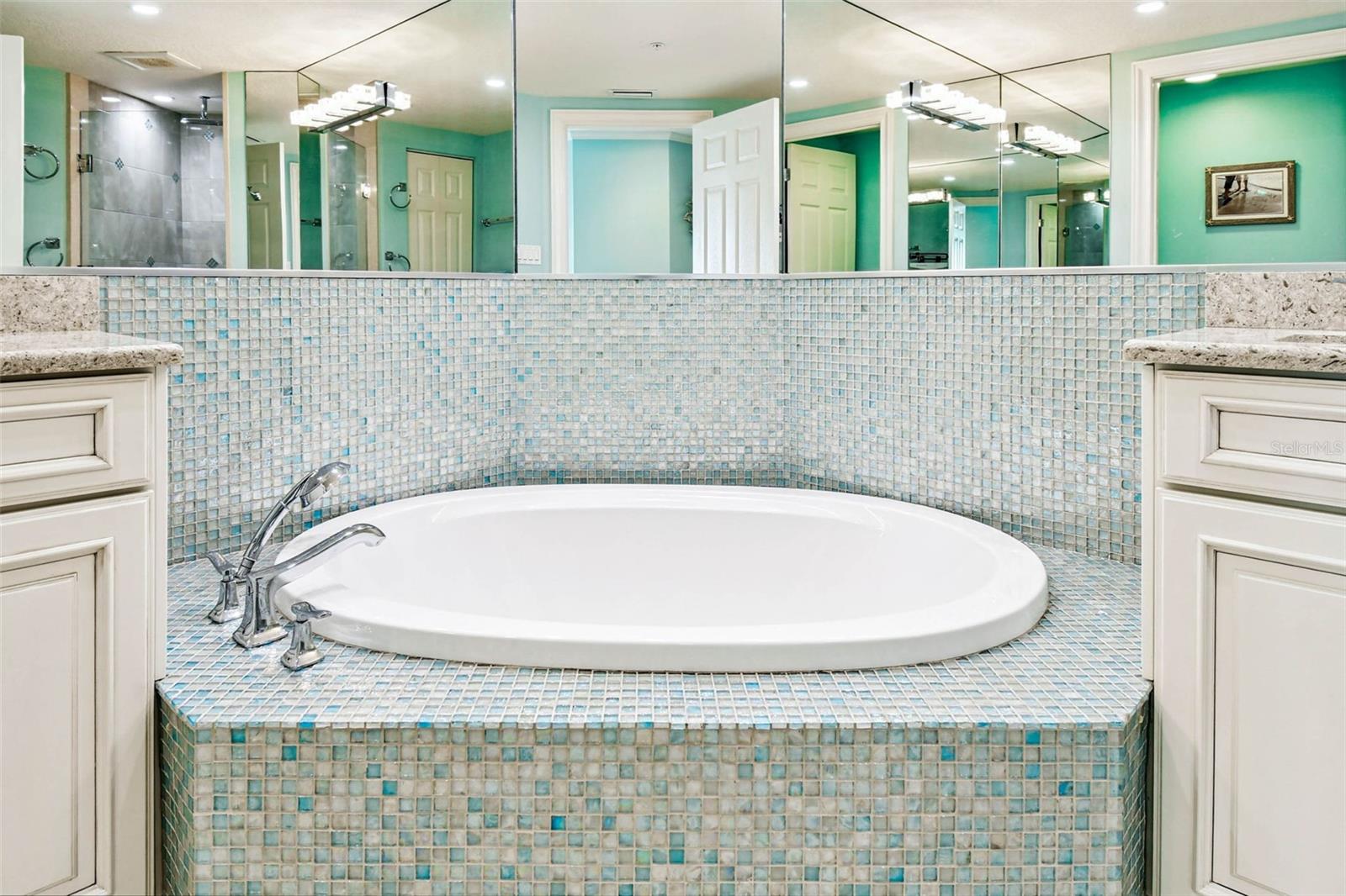 Image 23 of 73 For 16750 Gulf Boulevard 315