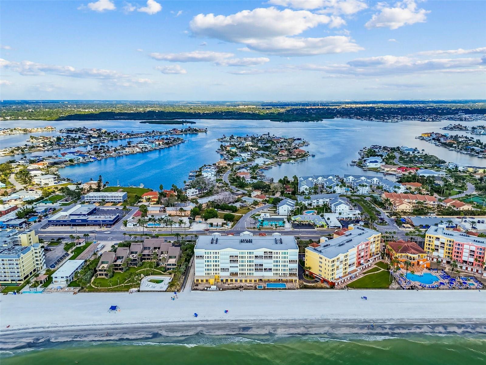 Image 46 of 73 For 16750 Gulf Boulevard 315