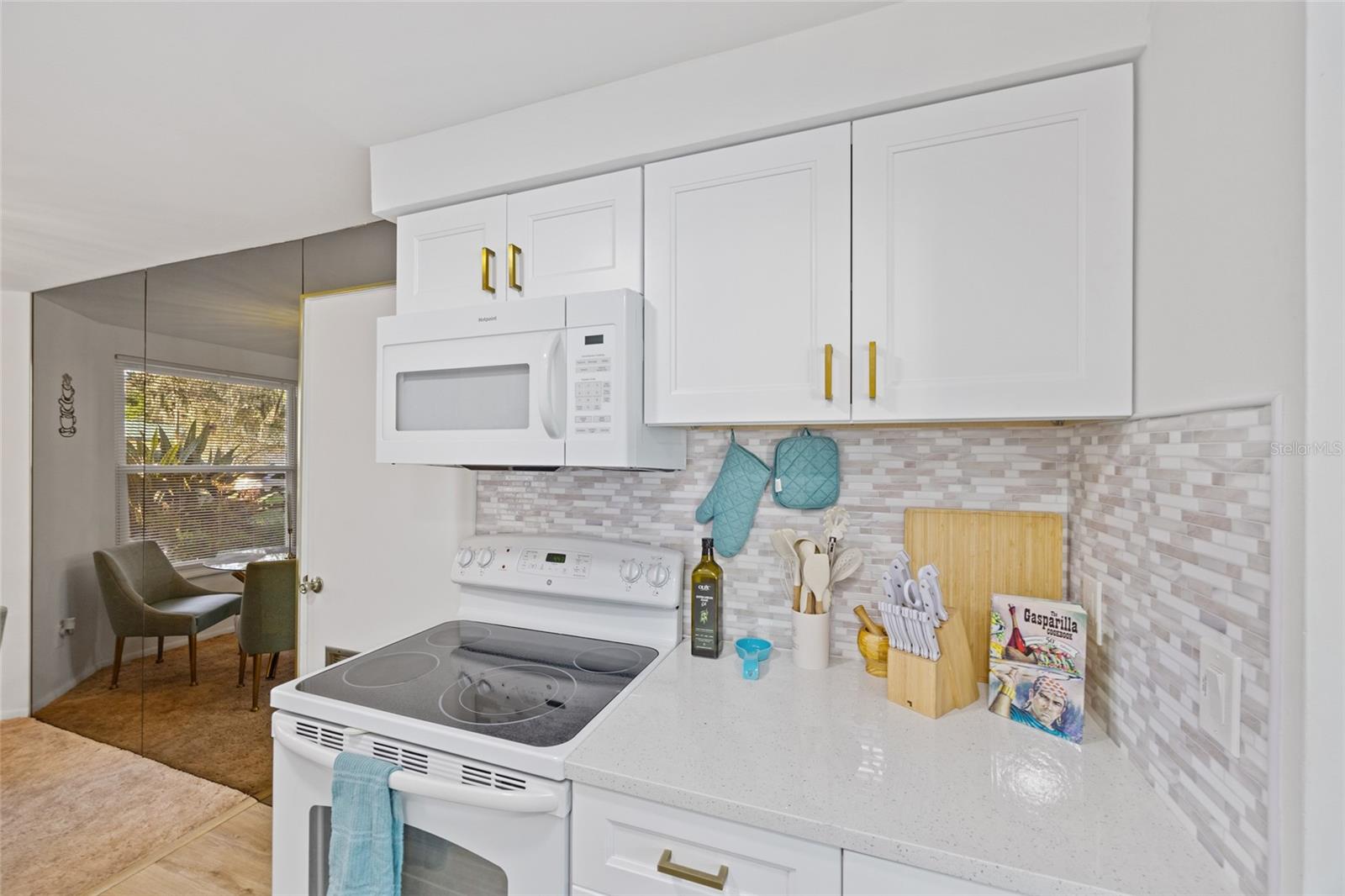 Image 7 of 33 For 8714 Lanway Drive
