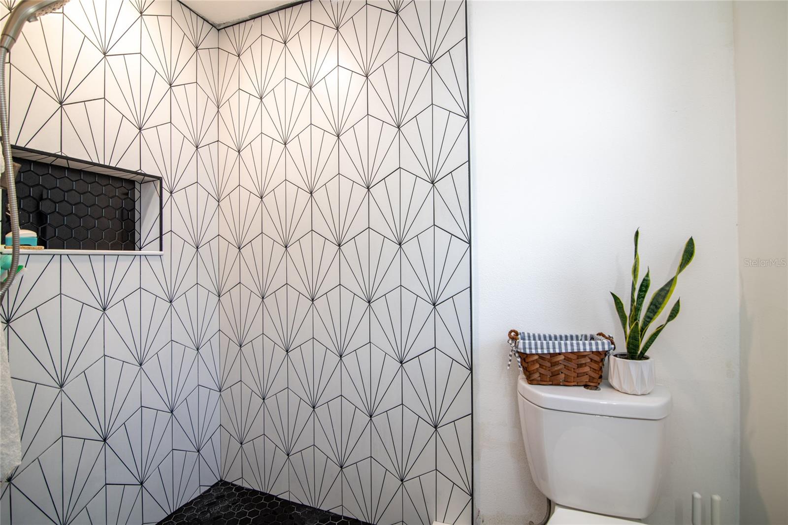 Image 18 of 32 For 13908 Capitol Drive