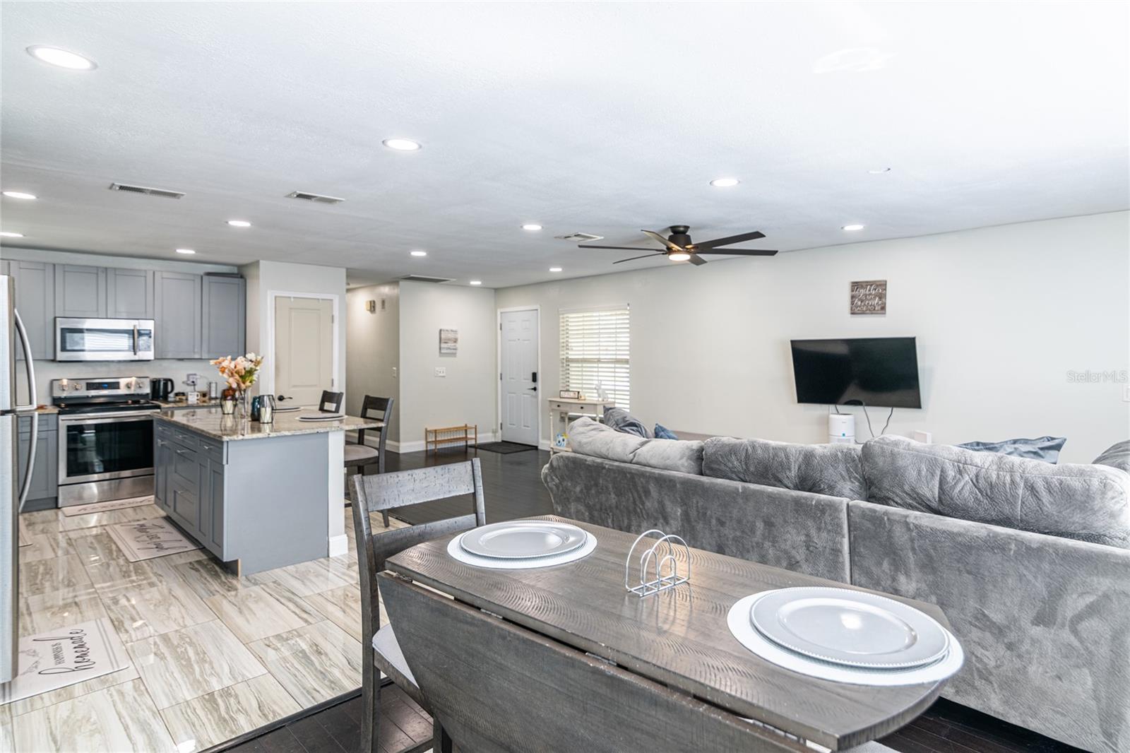 Image 7 of 32 For 13908 Capitol Drive