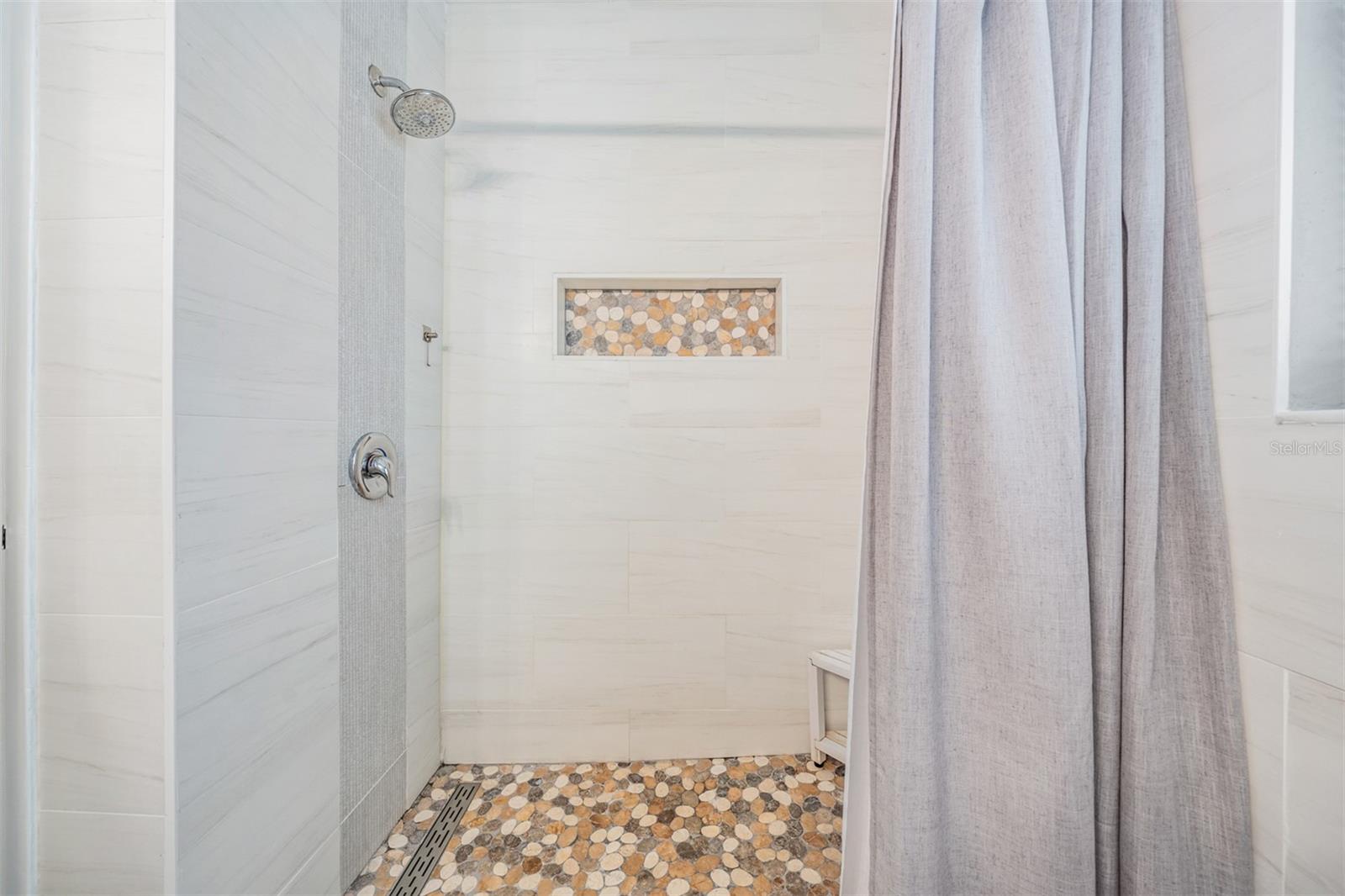 Image 17 of 44 For 208 Canal Drive