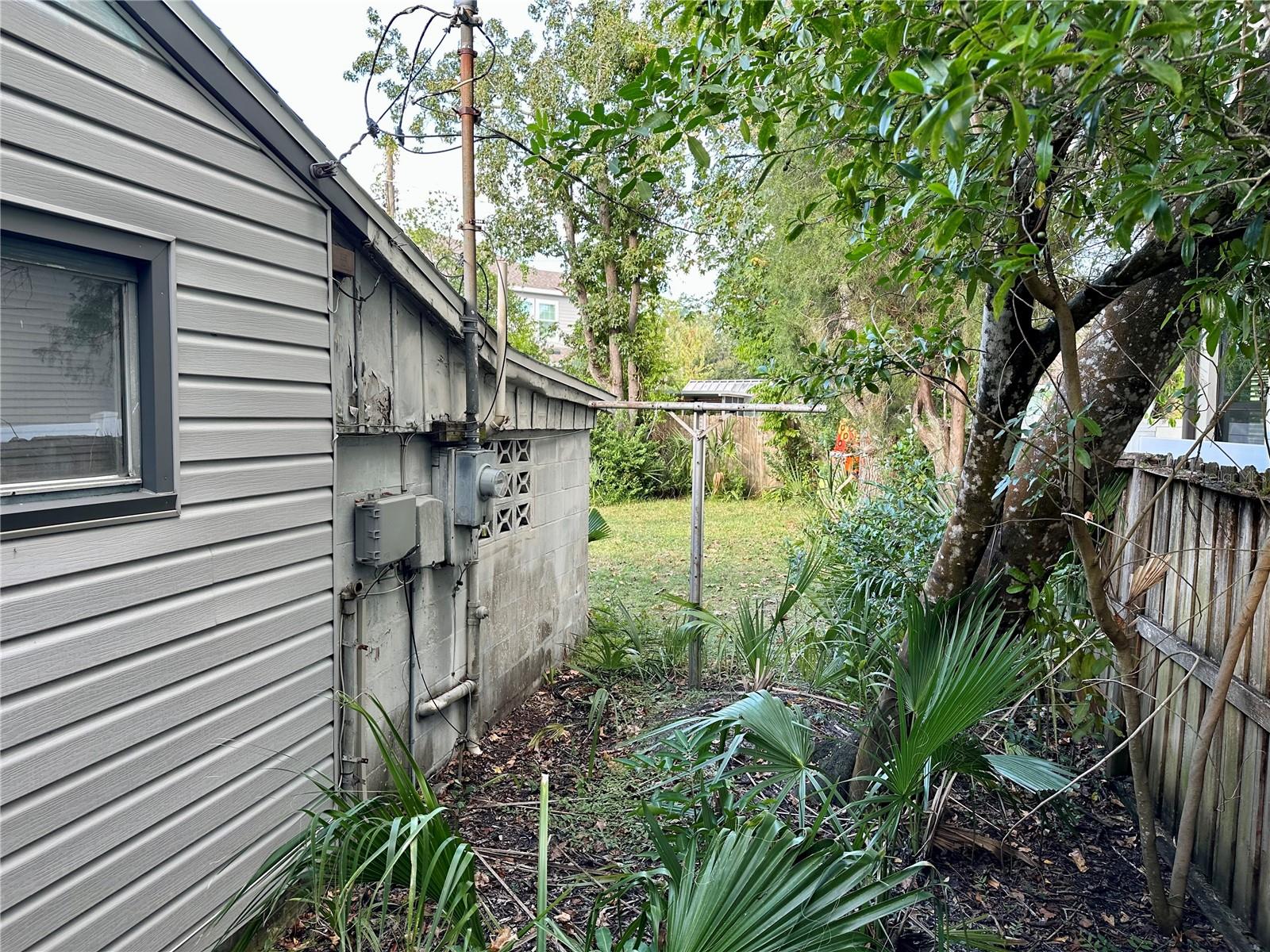 Image 7 of 7 For 3620 Royal Palm Circle