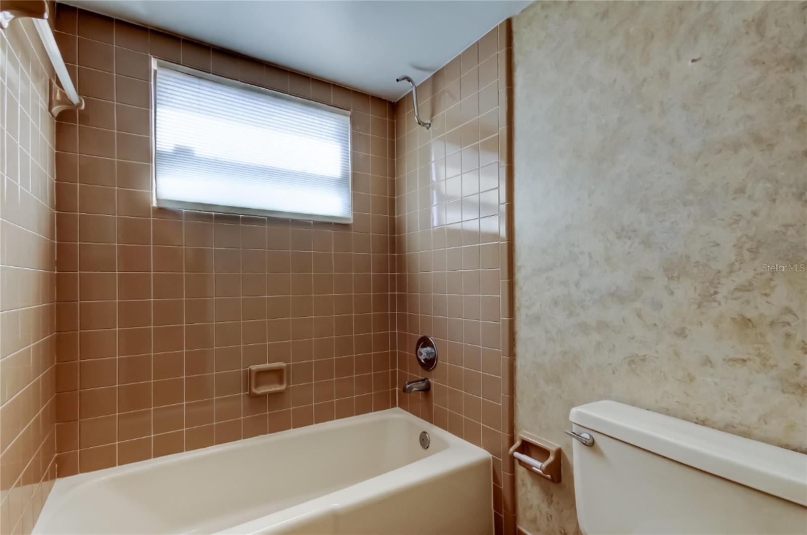 Image 23 of 51 For 19810 Gulf Boulevard 3