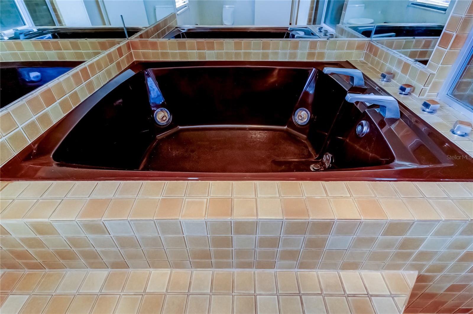 Image 27 of 51 For 19810 Gulf Boulevard 3