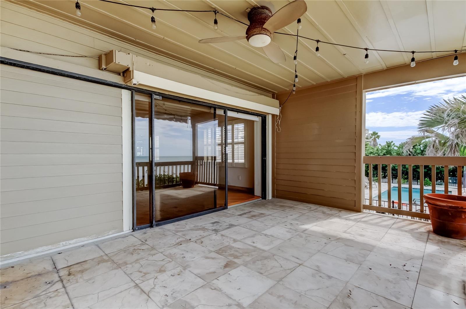 Image 33 of 51 For 19810 Gulf Boulevard 3