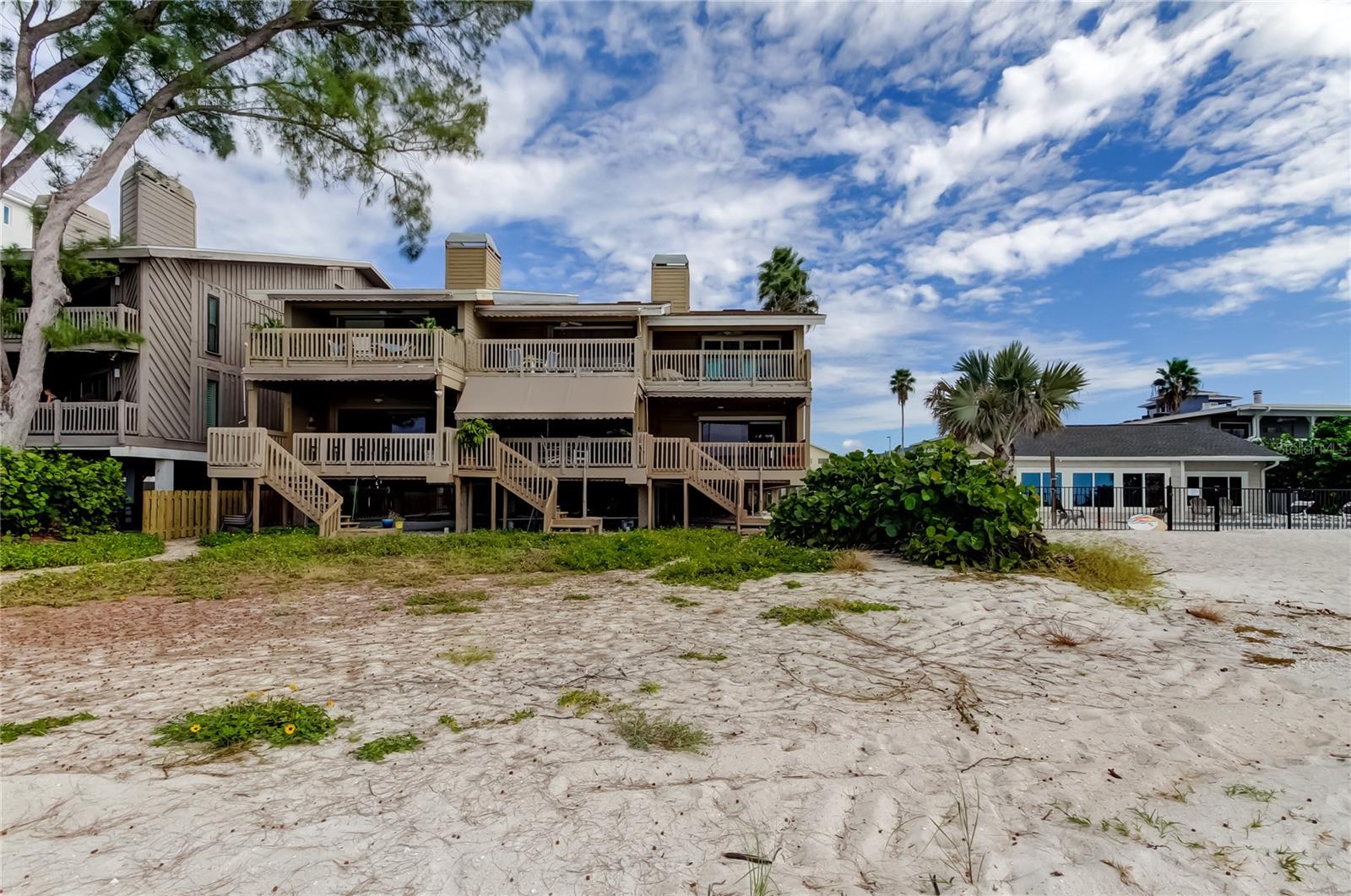 Image 36 of 51 For 19810 Gulf Boulevard 3