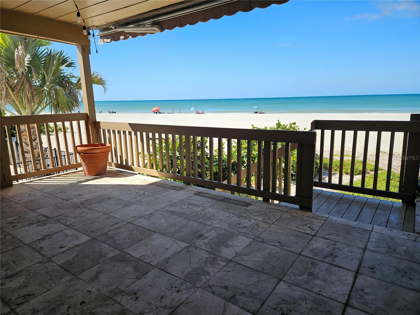 Image 5 of 51 For 19810 Gulf Boulevard 3