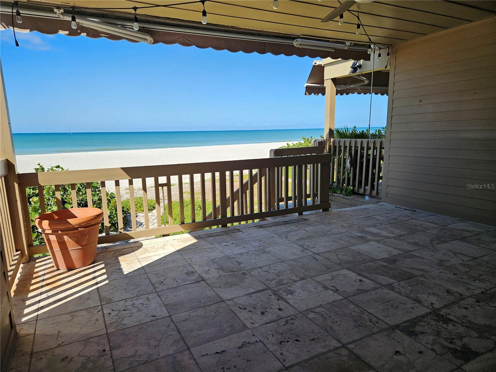 Image 6 of 51 For 19810 Gulf Boulevard 3