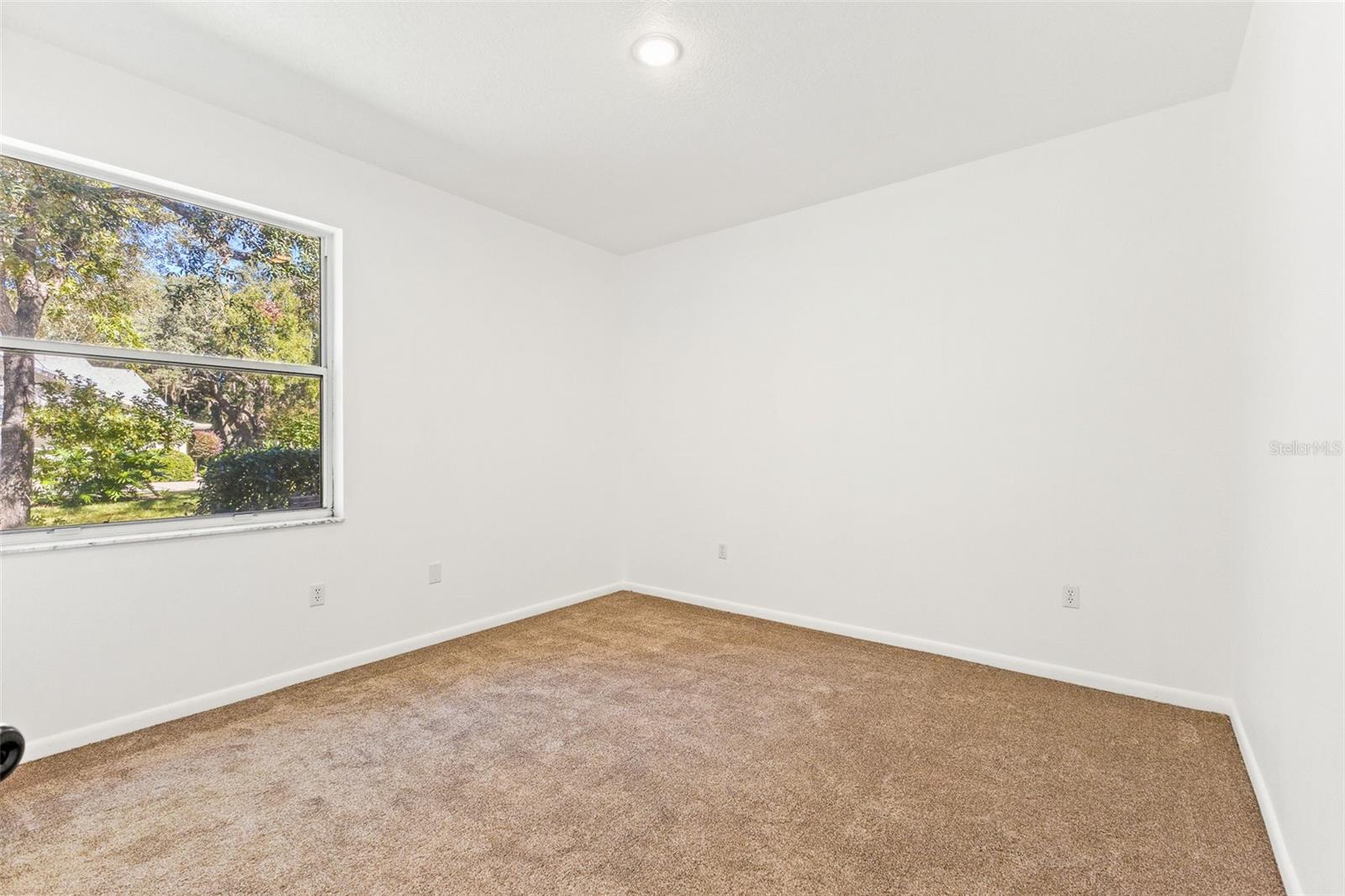 Image 39 of 77 For 4130 Indianhead Road