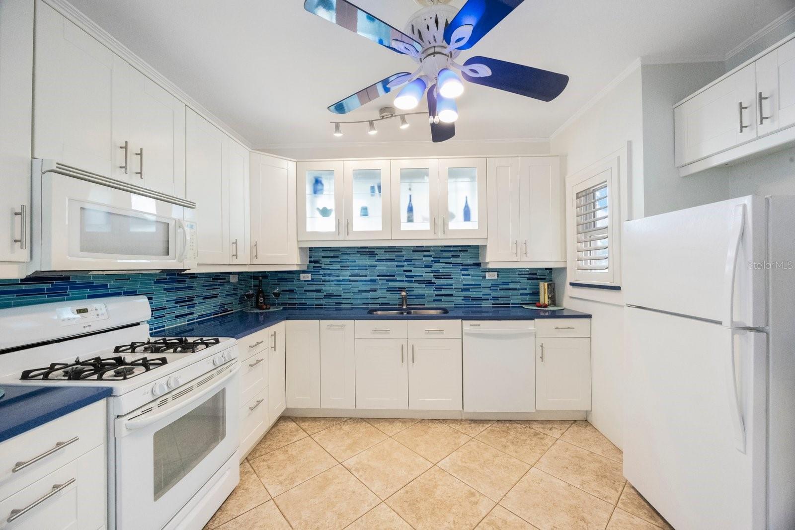 Listing photo id 13 for 2709 1st Avenue S