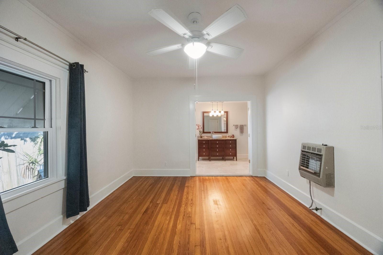 Listing photo id 20 for 2709 1st Avenue S